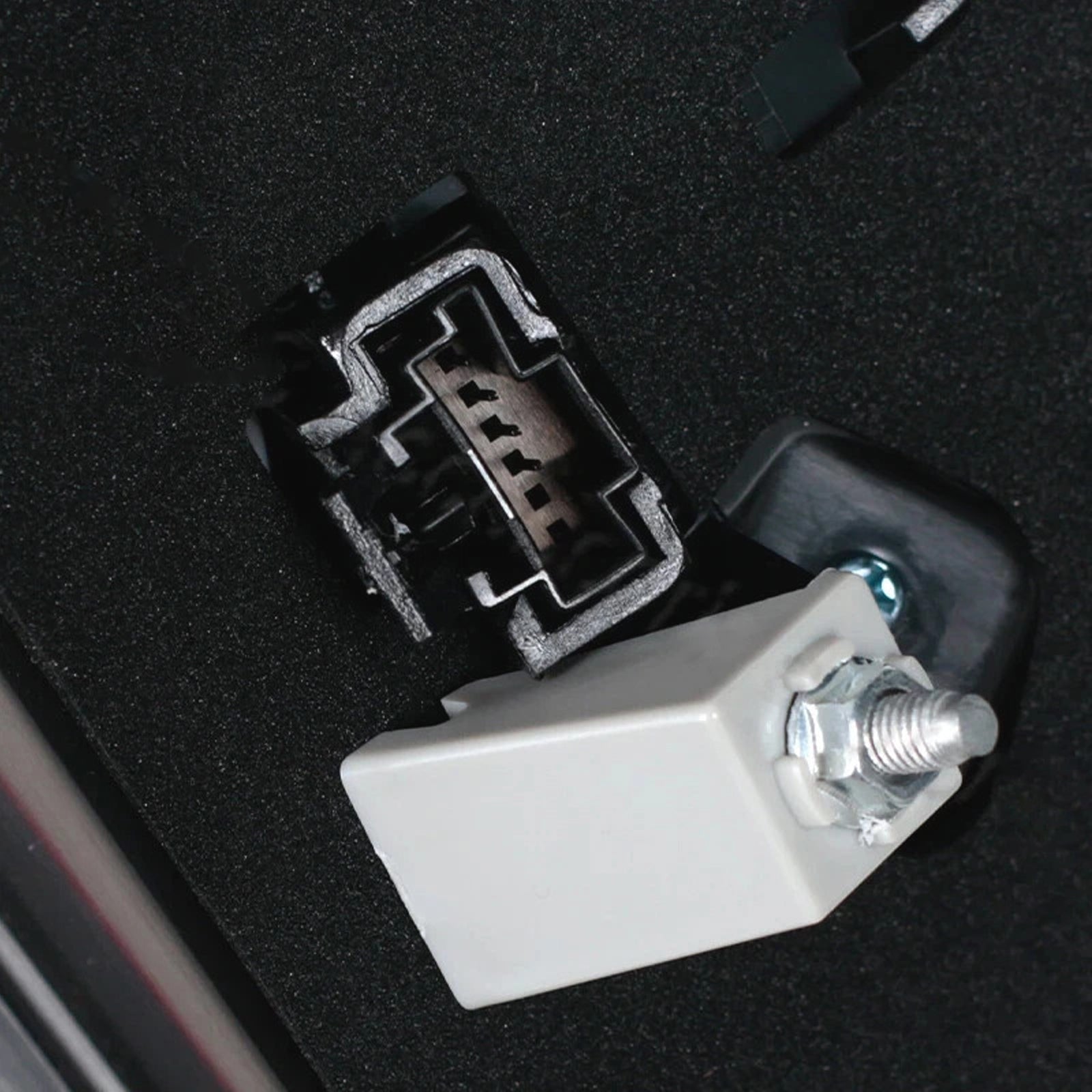 Prawa wewnętrzna tylna lampa LED do Mercedes-Benz E250/E350/E400/E550/E63 AMG/E63 AMG S (2014) - Numery części : 2129060403 i 2129062857