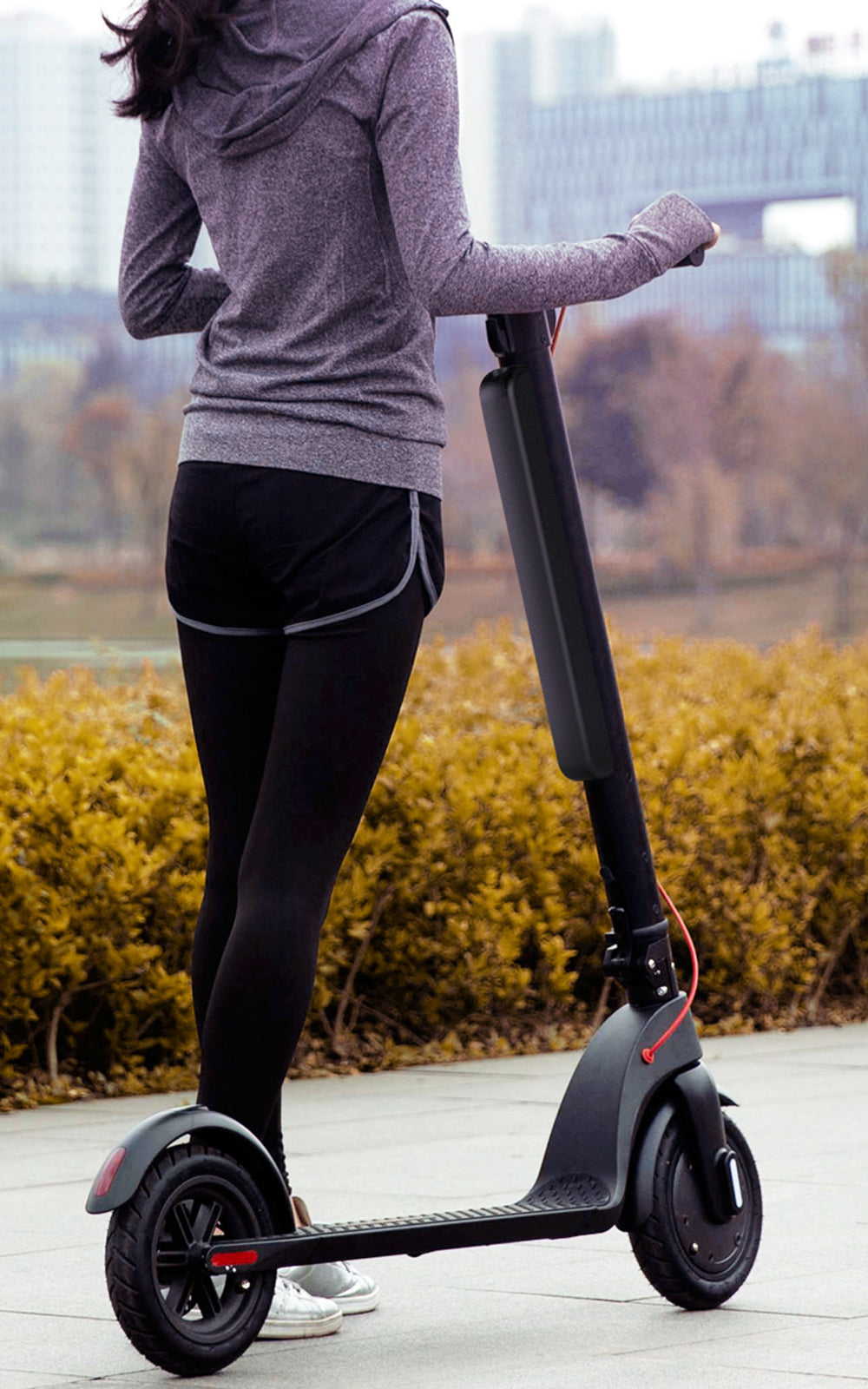 10-calowa składana hulajnoga elektryczna o mocy 350 W i zasięgu 45 KM do dojazdów do miasta dla dorosłych