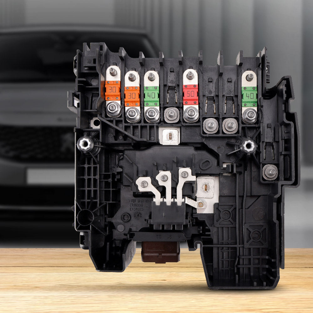 Modulo tensione scatola fusibili per Peugeot 5008 II 1.2, 1.6, 1.6 THP, 1.6 PureTech, 1.6 BlueHDi, 1.5 BlueHDi, 2.0 BlueHDi 2016+ Riferimento 9675350380 9675350286 Generico