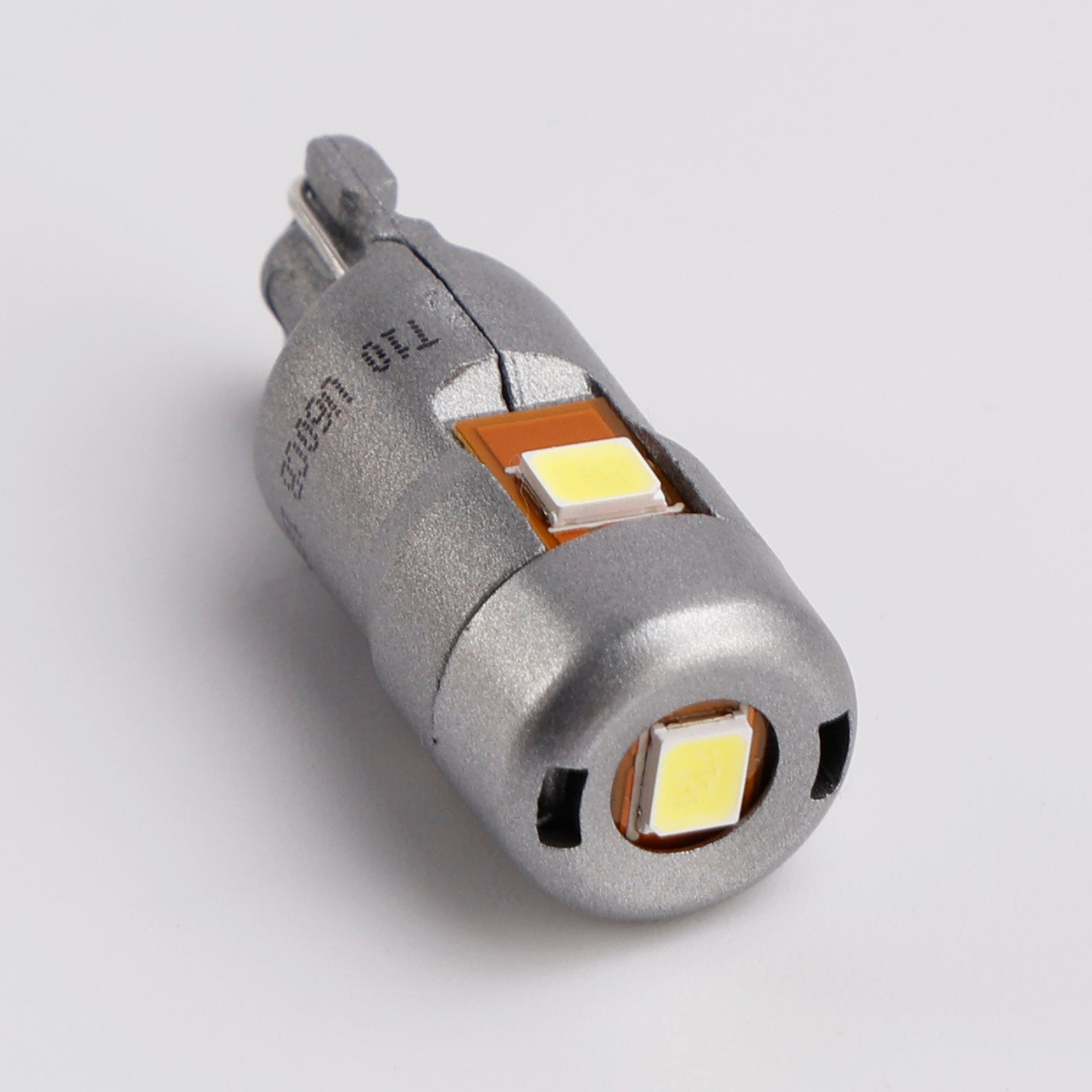 T10 Ultinon Pro6000 LED-auton ajovalo W5W 11961U60CB 6000K 130LM PHILIPSille