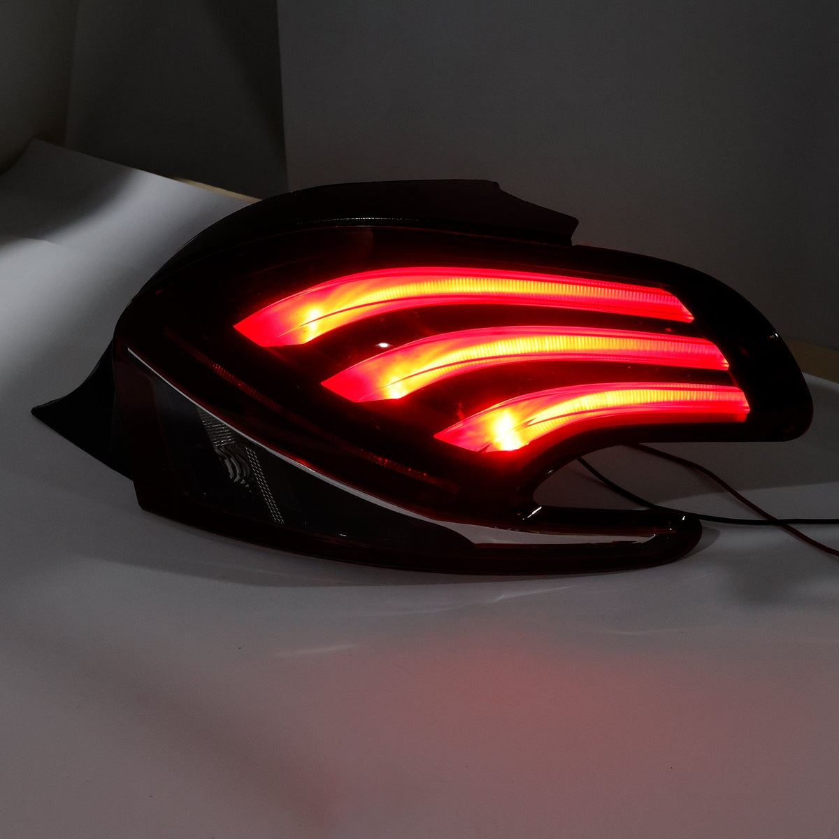 Feu arrière droit à LED pour Peugeot 208 (modèles restylés, 2015-2019)