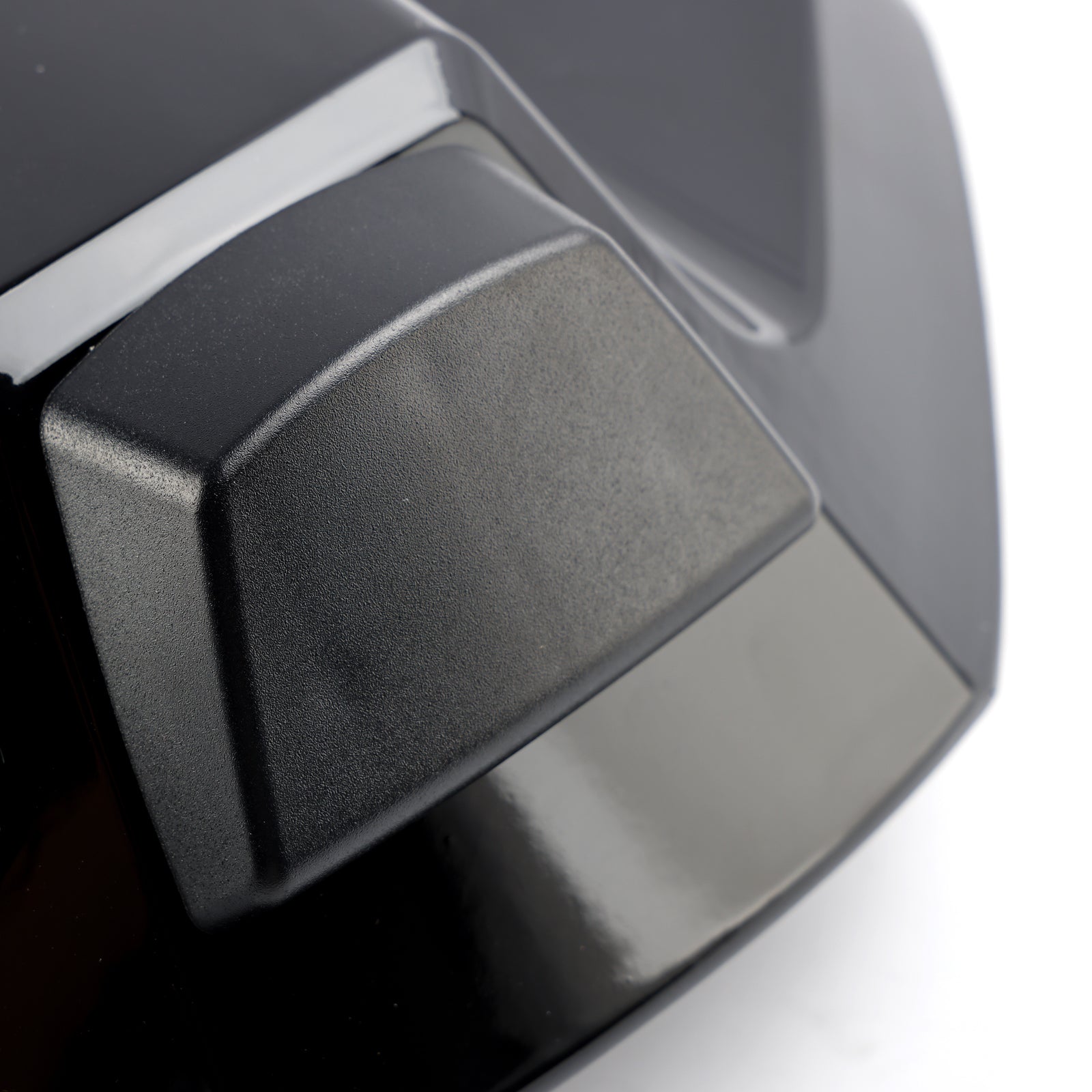 2017-2024 125 250 390 takaistuimen kansi Carréage Hall