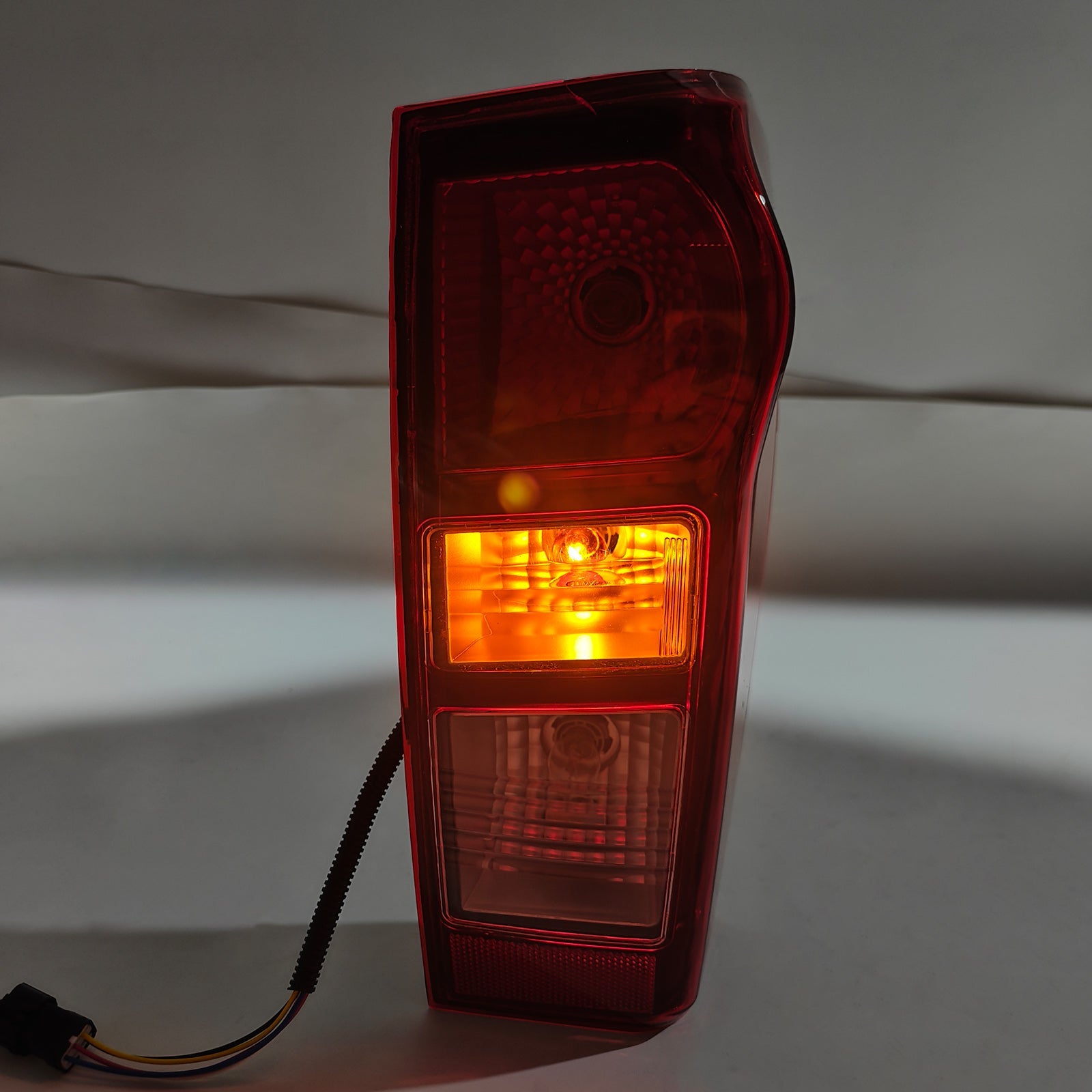 Światło Tylne Prawe do Isuzu D-Max 2012-2019