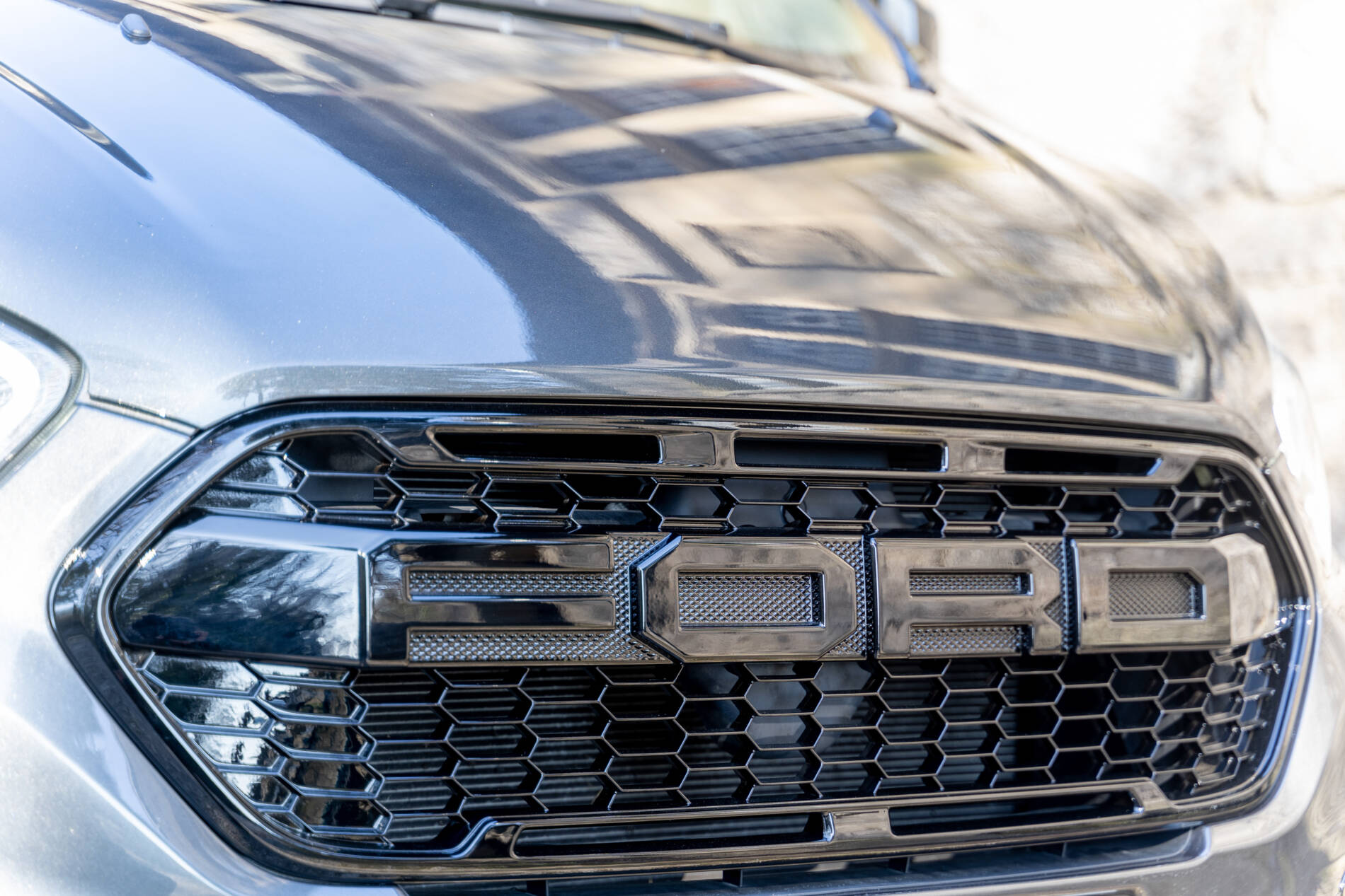 Grilla de parachoques delantero negro brillante para Ford Transit Custom Trail 2018-2023 con 3LED