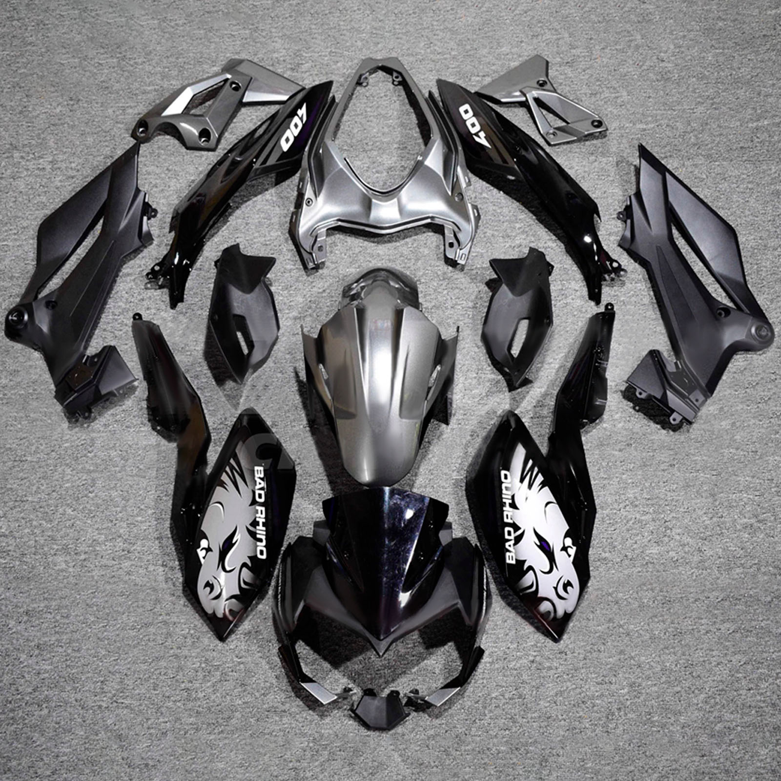 Komplet oklepa z vbrizgano ABS plastiko, združljiv s Kawasaki Z400 2018-2024