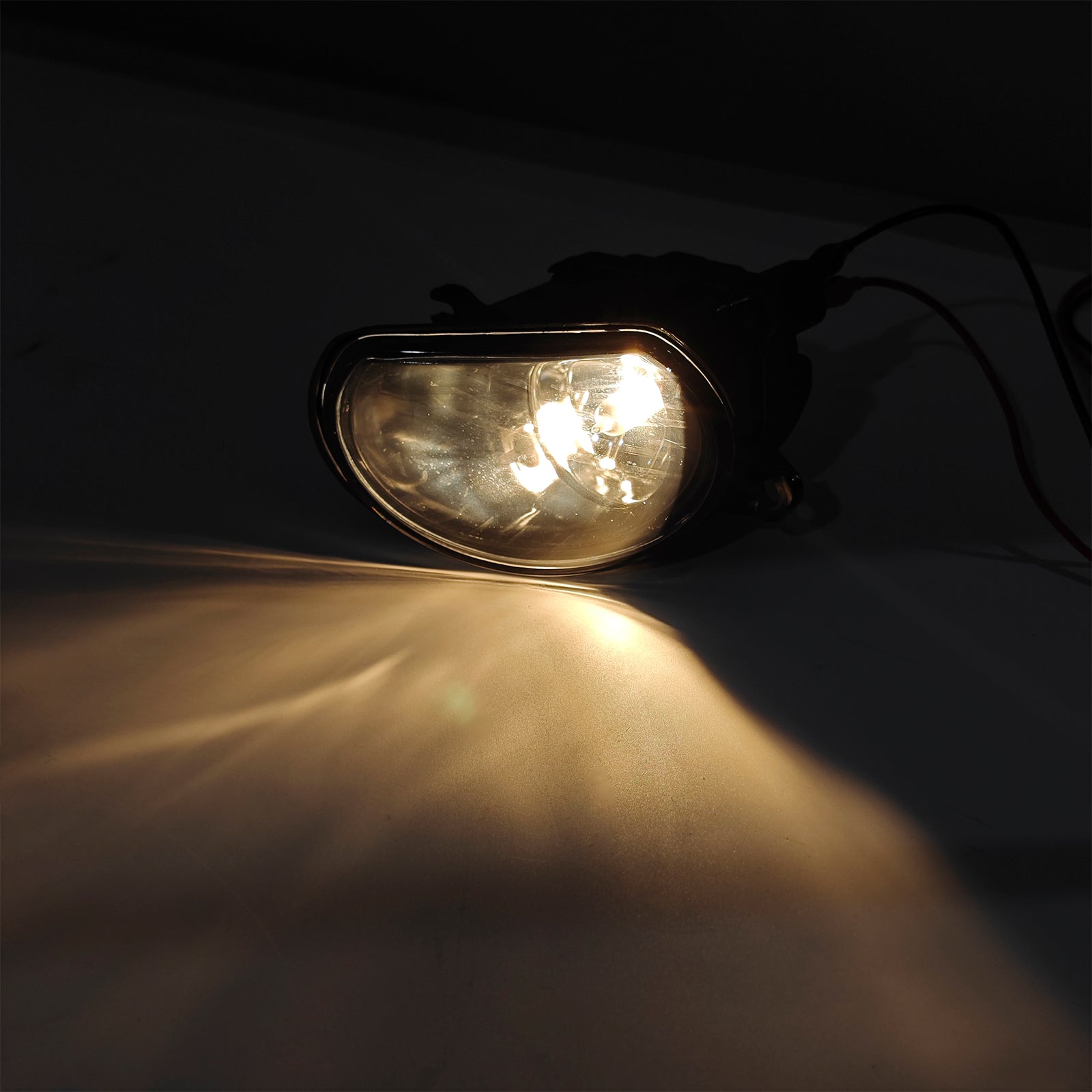 Paire de feux antibrouillard latéraux pour pare-chocs avant Audi A8 D3 2004-2007 4E0941700A