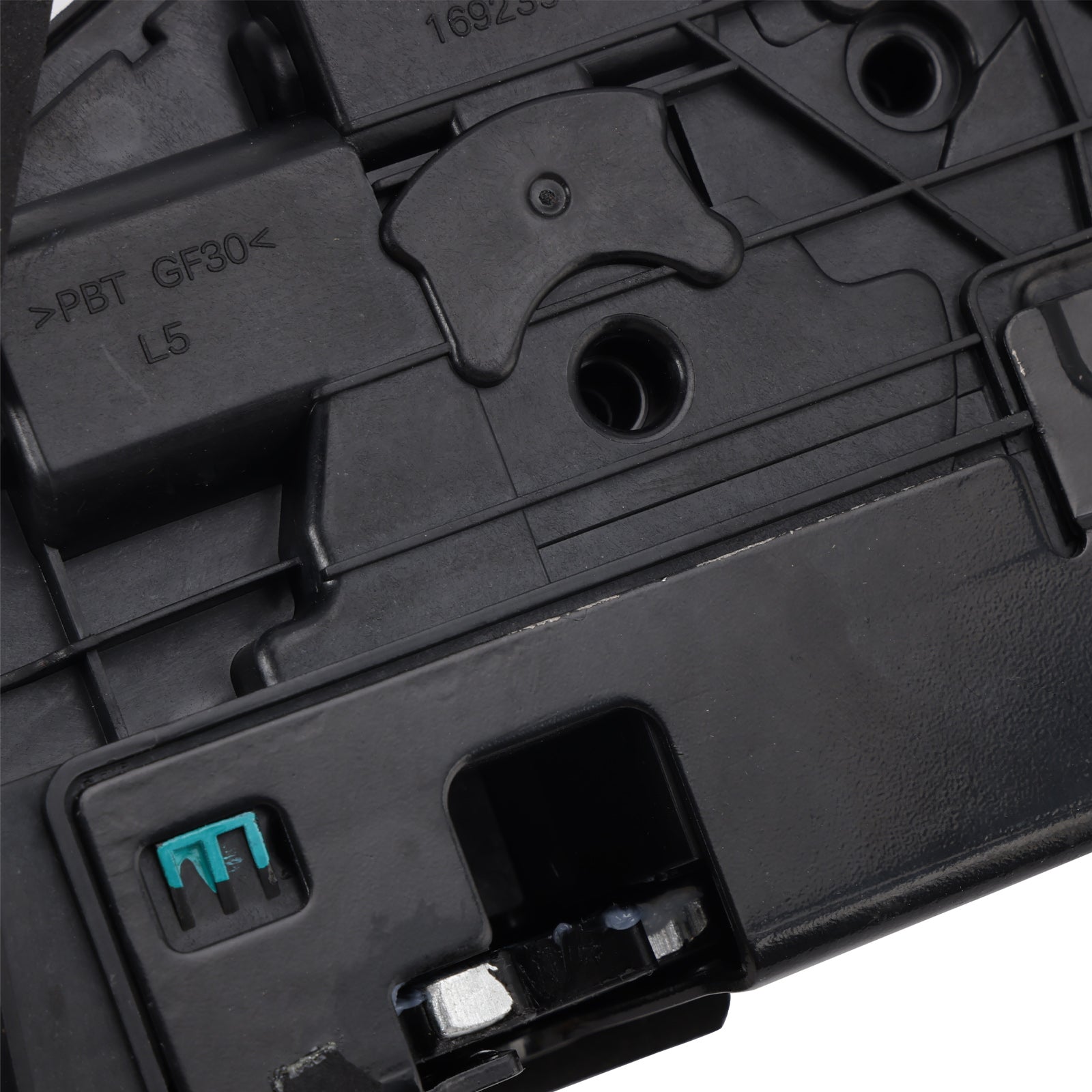 Ennen vasemman etuoven lukitustoimilaite 5NB837015E VW Golf 7 Audi Skodalle