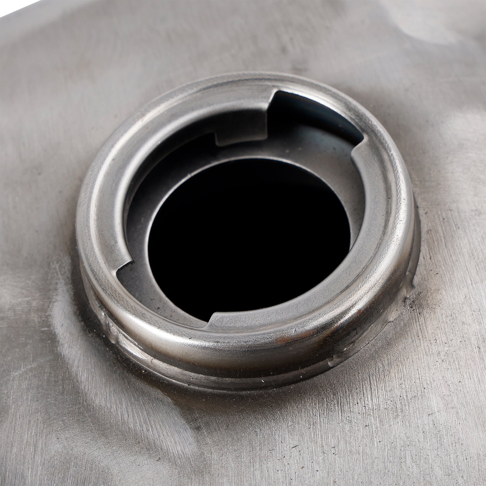 Niepomalowany zbiornik paliwa i pokrywa boczna SIMSON S53 S83