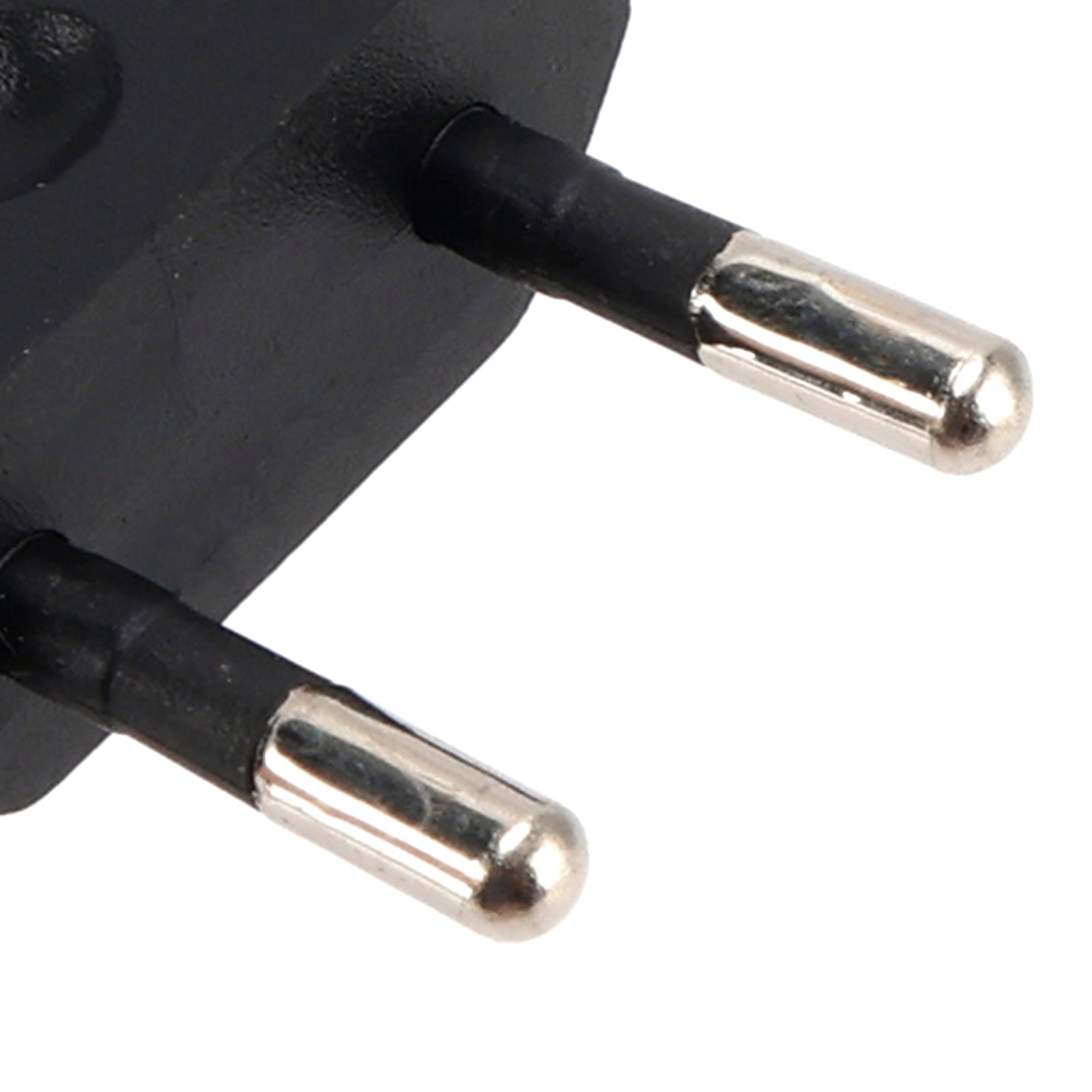 Izjemno kompakten gramofonski predojačevalnik PP400 s 6,35 mm vmesnikoma RCA in TRS