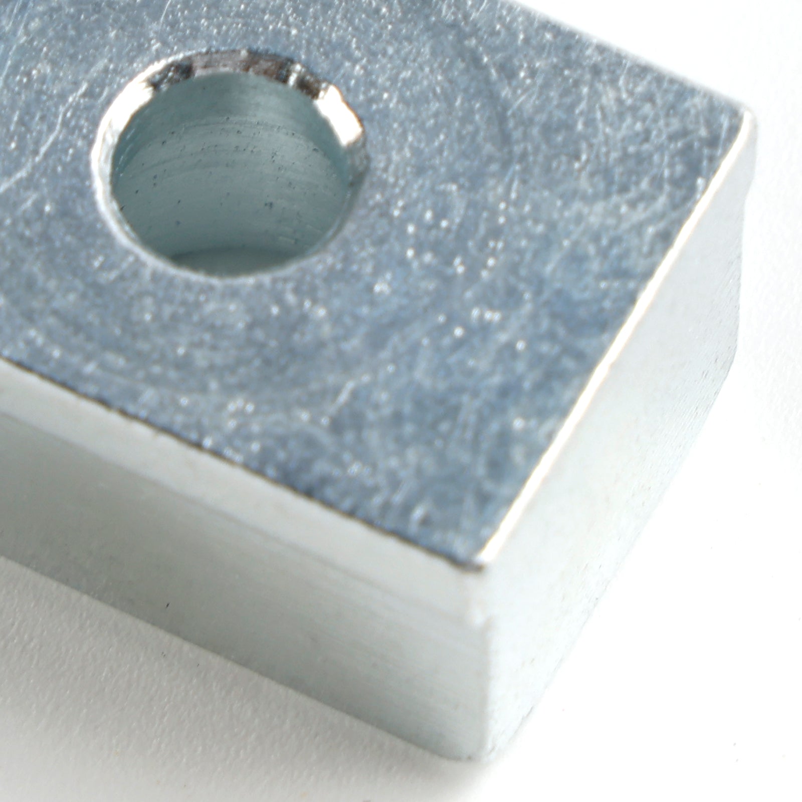 Étau à clés étagées de style Kurt en acier 4140 11/16 x 5/8 pouces