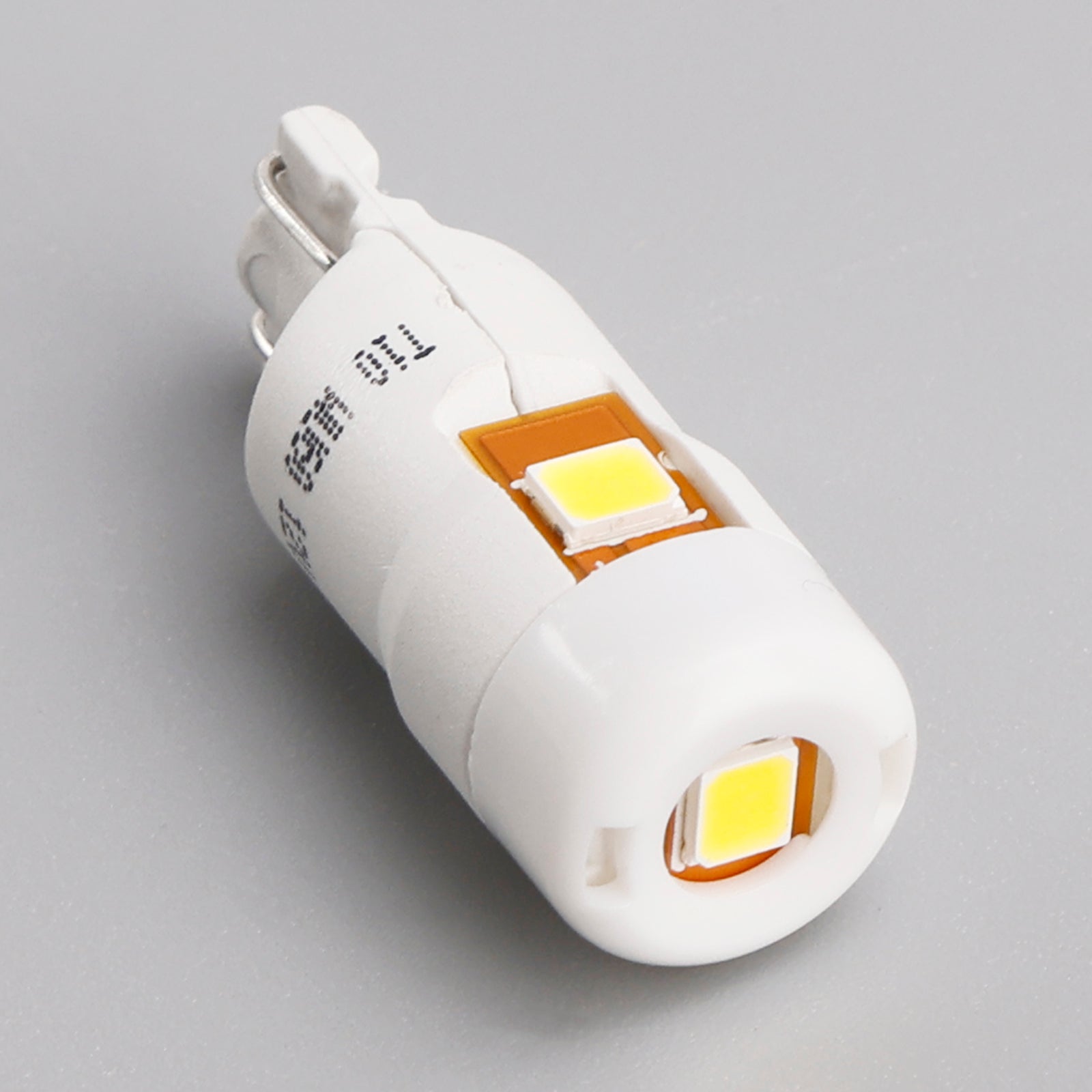 Ampoule LED T10 Ultinon Pro6000 W5W 11961WU60 4000K pour voiture Philips