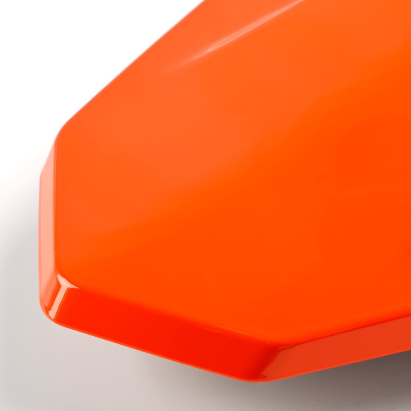 2017-2024 125 250 390 takaistuimen kansi Carréage Hall