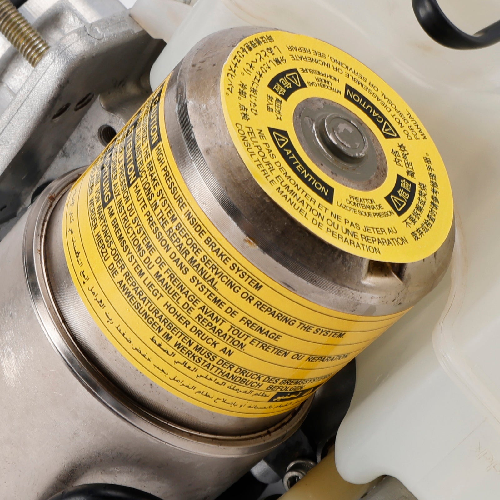 Maître cilinder z ABS črpalko 2003-2005 Toyota Lexus GX470 generični kos 47050-60081