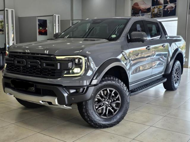 Grille noire avec lumière LED blanche et logo FORD pour Ford Ranger Next Gen T9 2023-2024