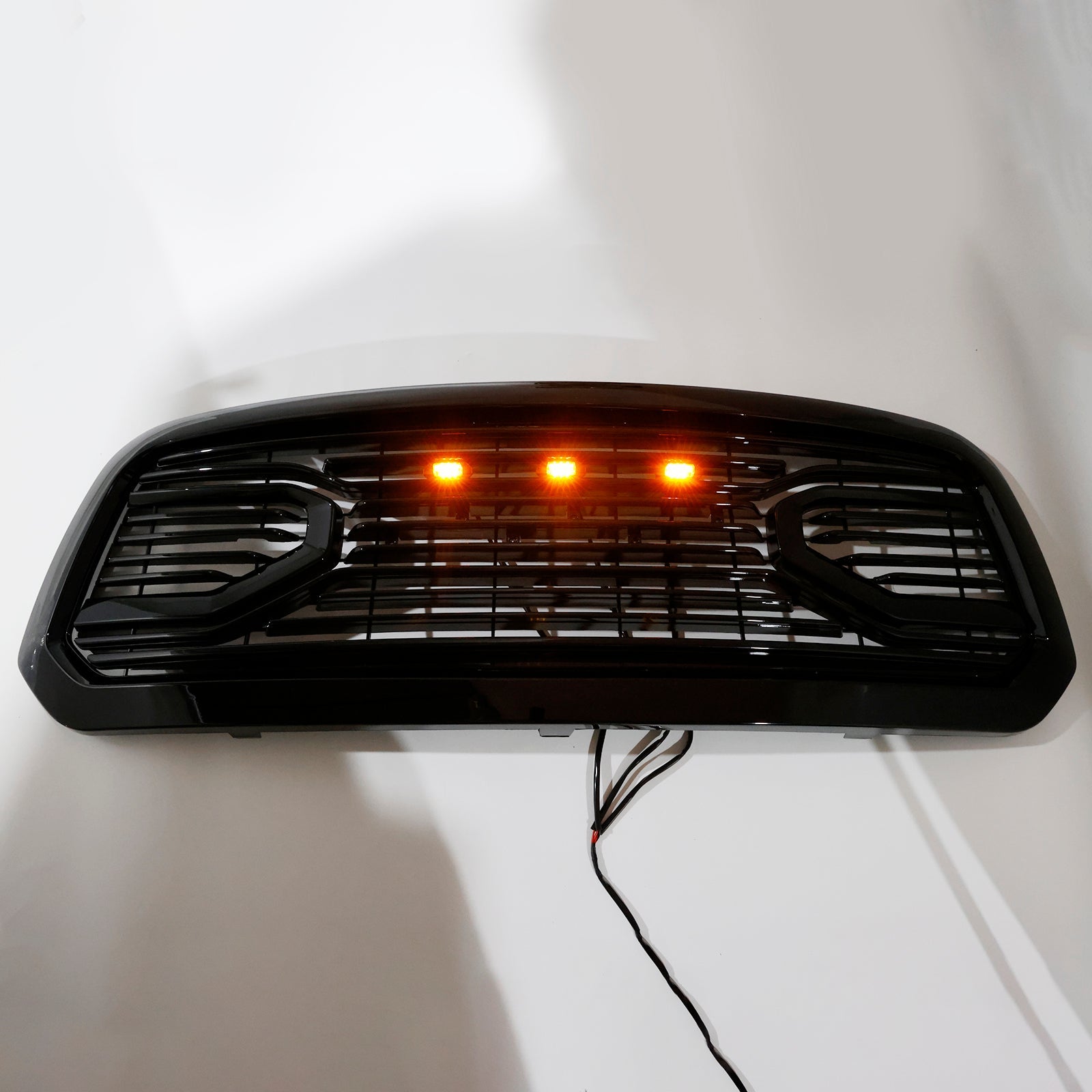 Calandre de pare-chocs avant style Big Horn noire pour Dodge Ram 1500 (2013-2018).