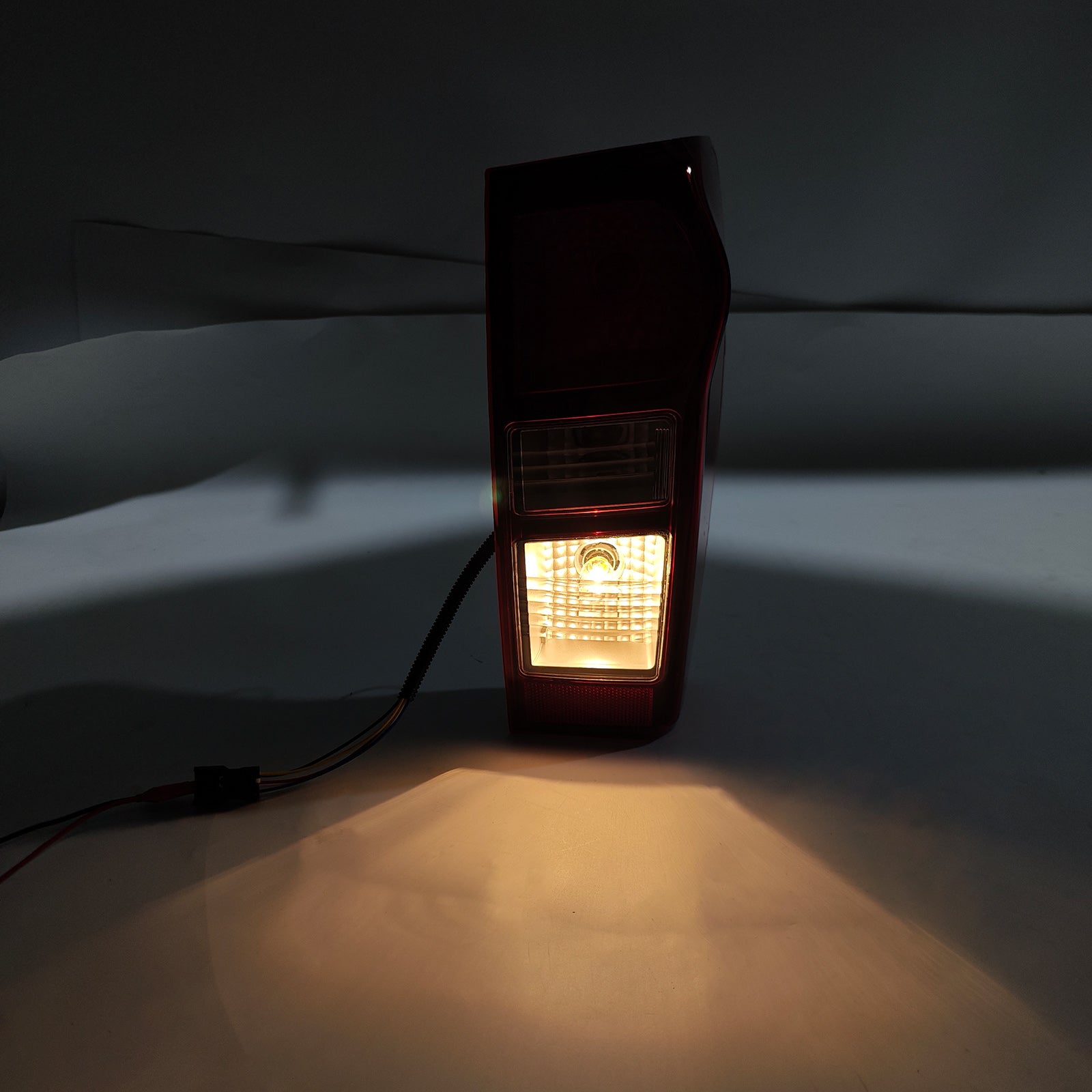 Światło Tylne Prawe do Isuzu D-Max 2012-2019