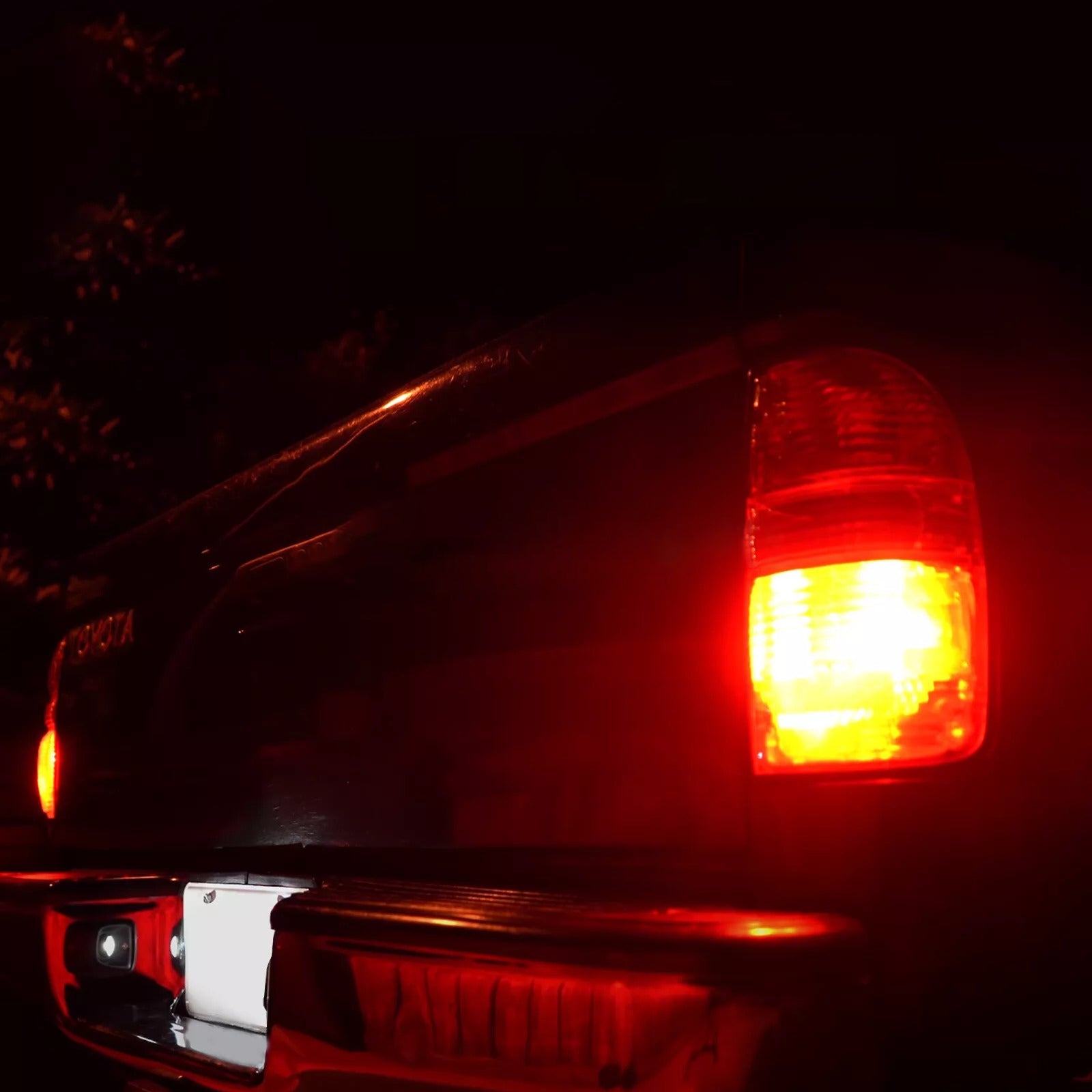 2001-2004 Toyota Tacoma z zadnjimi zadnje luči 2-sob