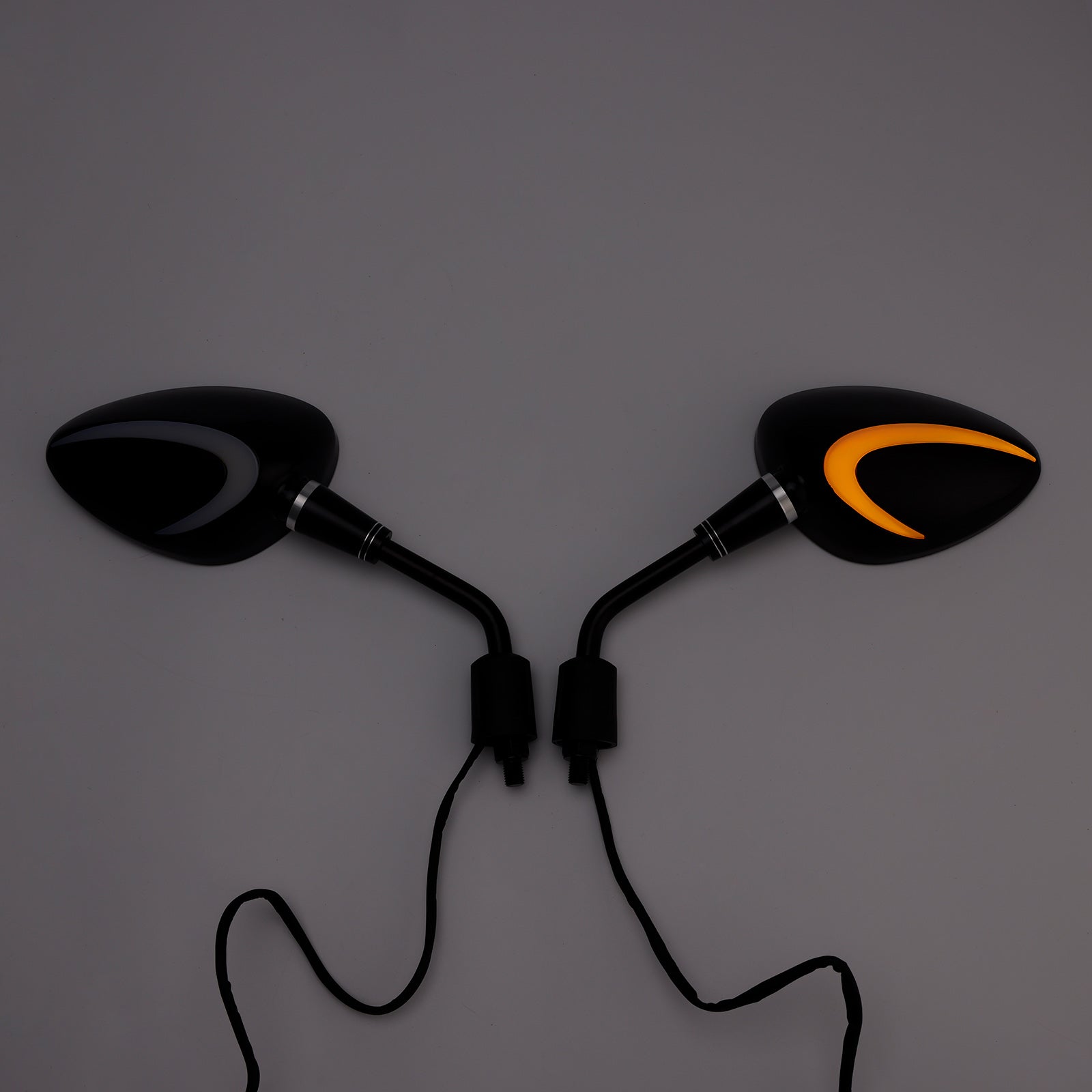 Para czarnych lusterki LED Nić 10 mm po prawej stronie Piaggio Vespa