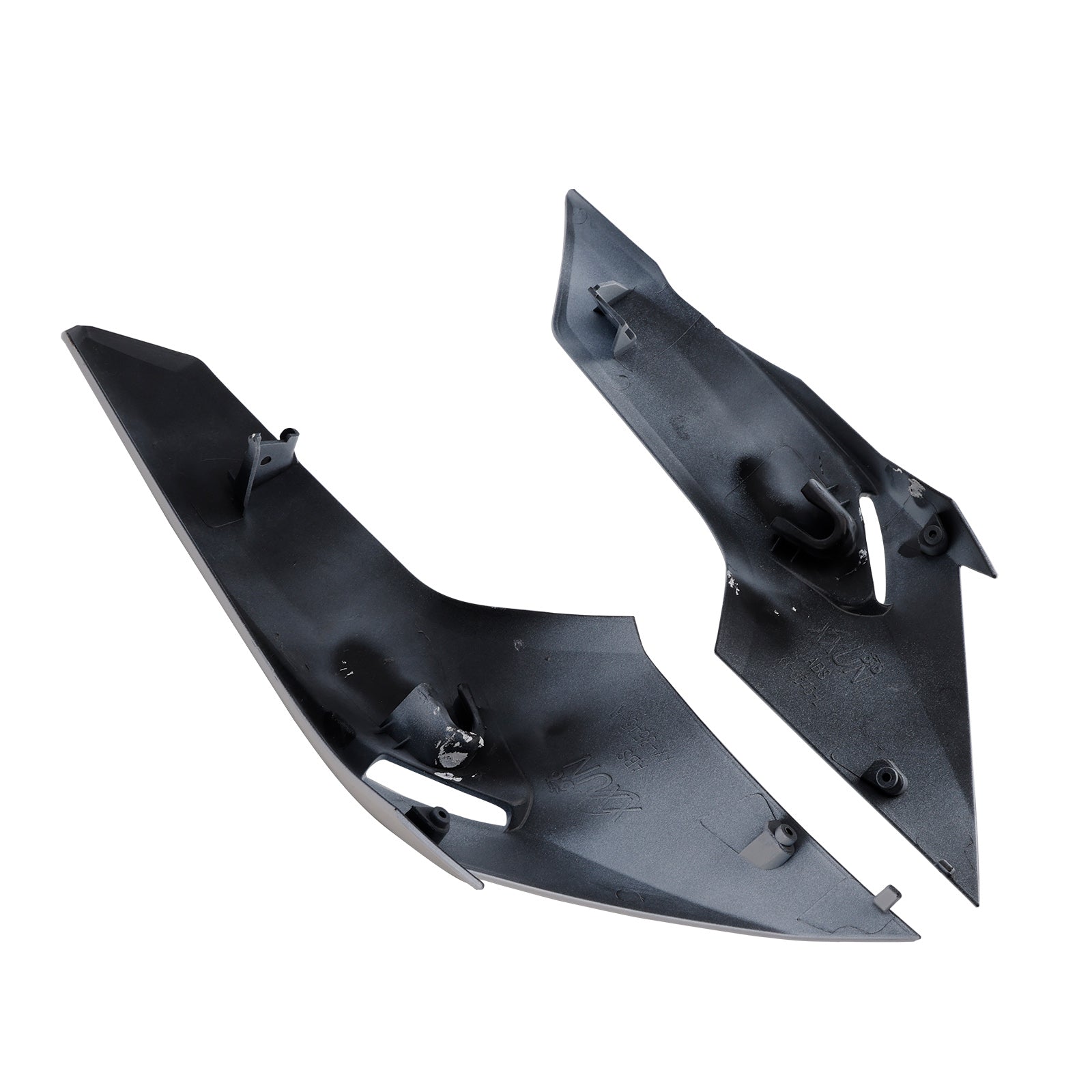 Alempi heijasuojausvallo katu kolminkertaiseksi 765 R/RS 2020-2022