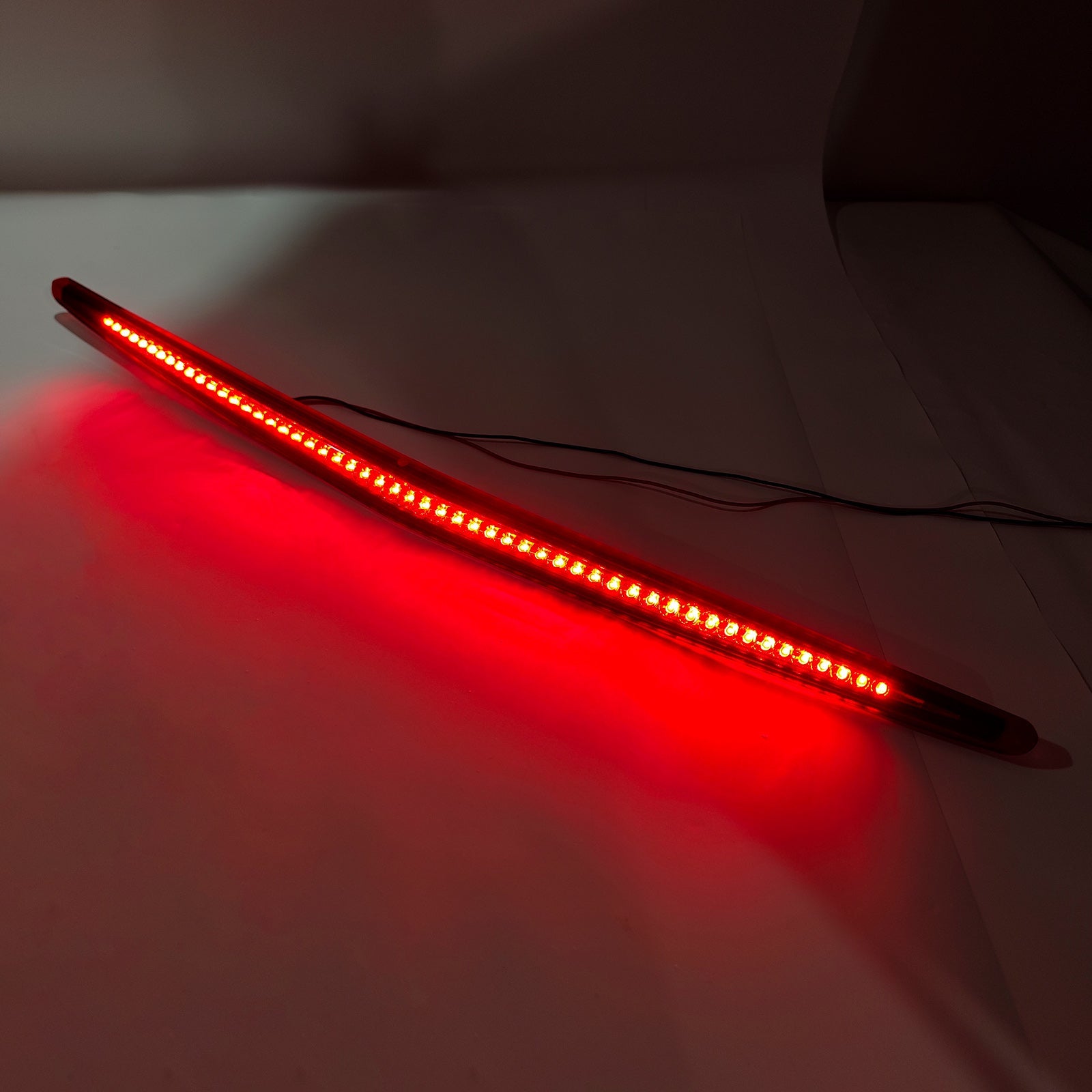 Terzo LED rosso posteriore della fermata del fuoco per Cadillac DTS 2006-2011 (25844853)