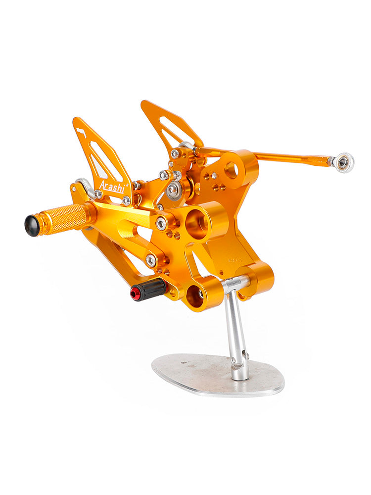 2018 2019 2020 2021-2023 Duke 790 890 Repose pieds commandes reculées