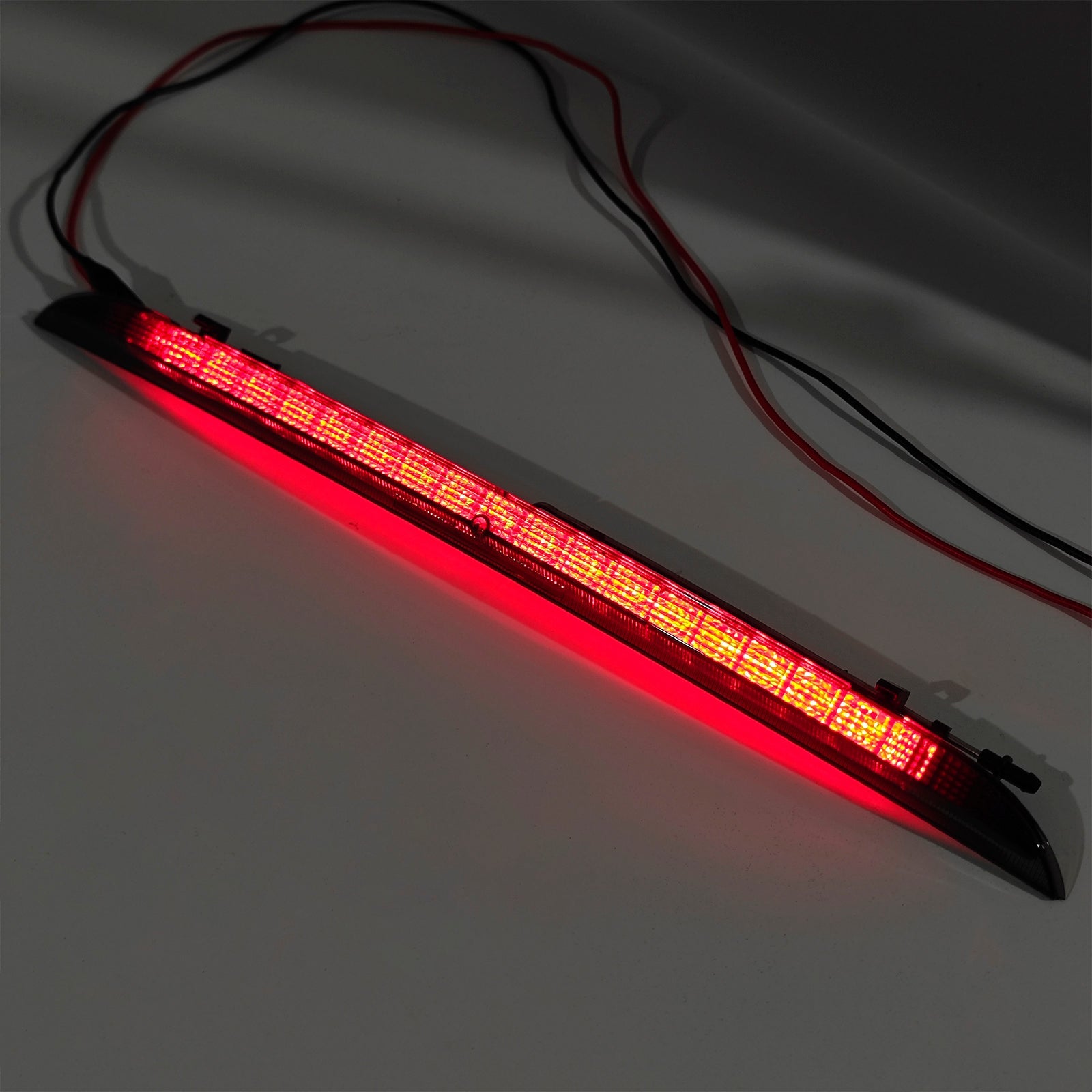 Troisième feu stop arrière à LED pour VW Touareg (7LA, 7L6, 7L7) 2003-2010 7L6945097B