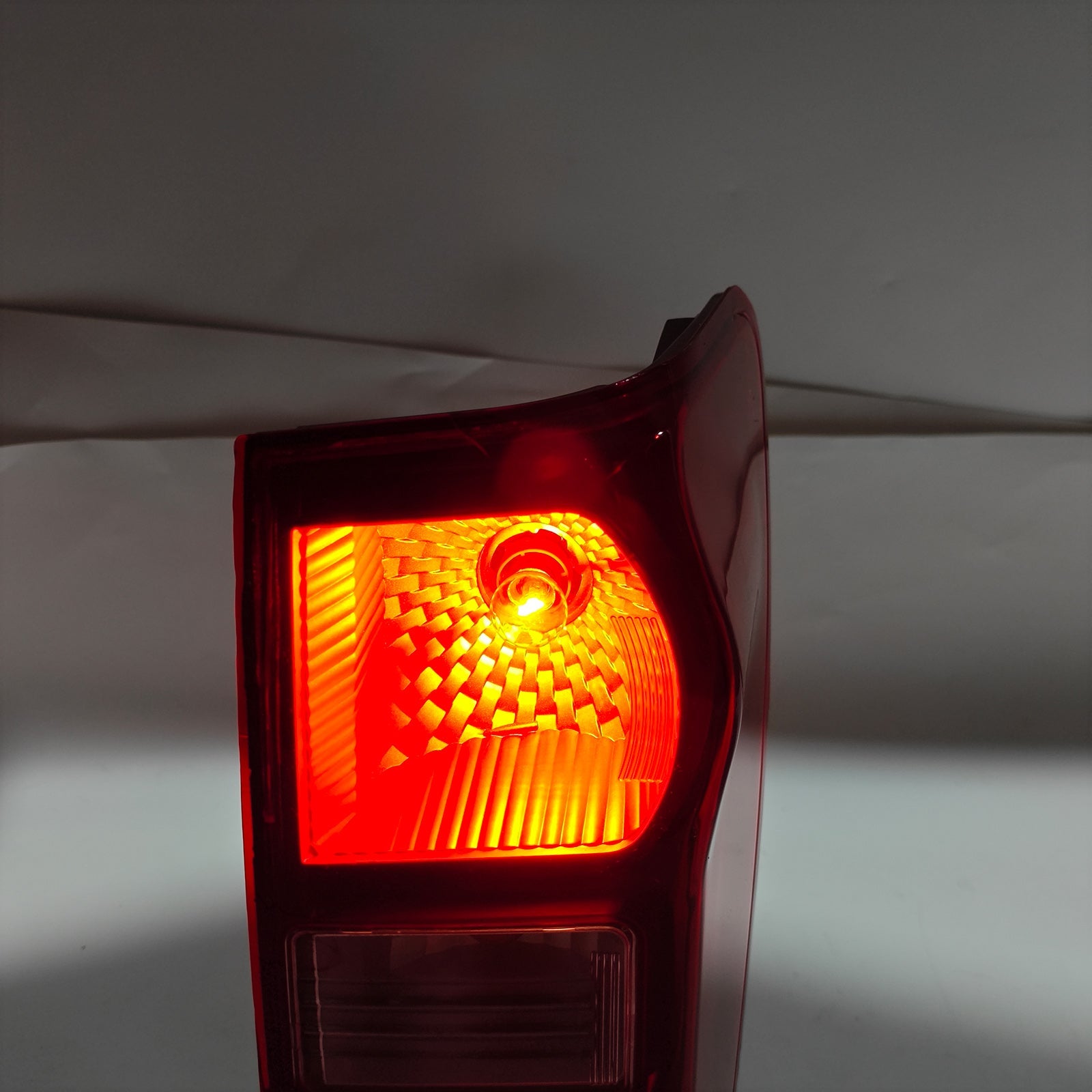 Światło Tylne Prawe do Isuzu D-Max 2012-2019