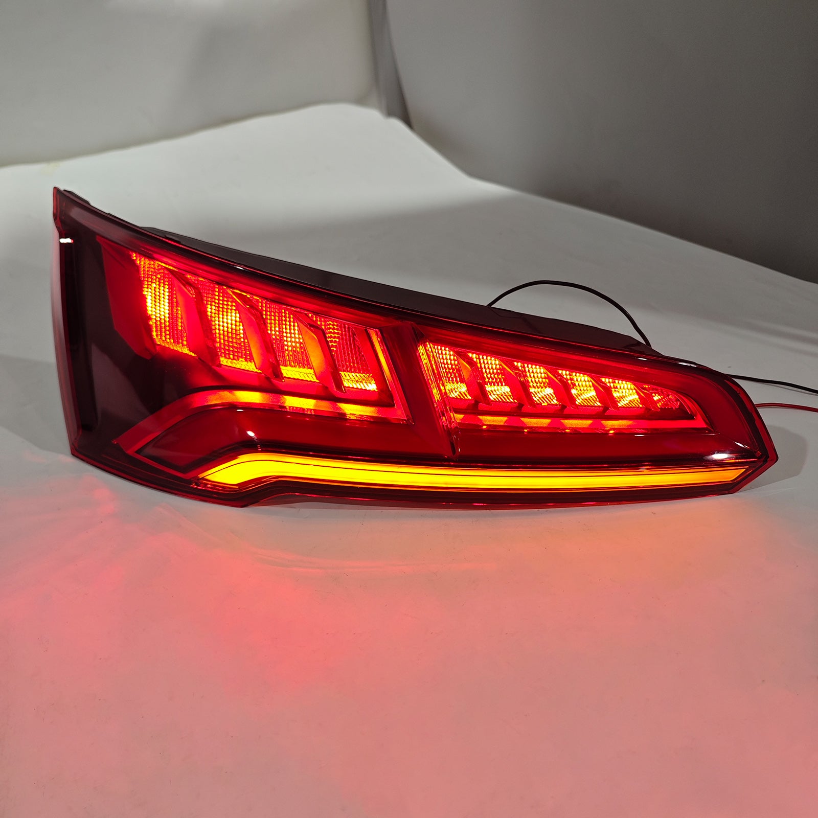 Leva LED zadnja luč za Audi Q5 II (8W) 2017-2020 pred faceliftom - kataloška številka 80A945093B