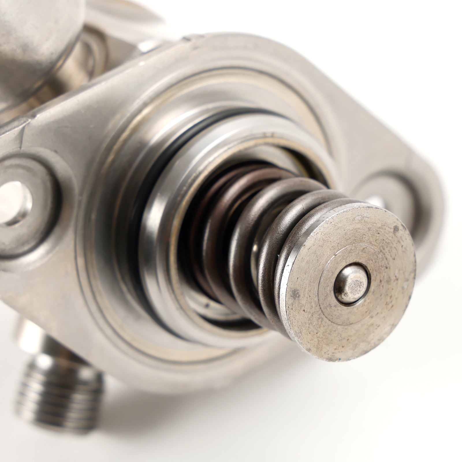 Bomba de combustible de alta presión Audi A4/S4 1.4T 2016-2017 04E127026AP