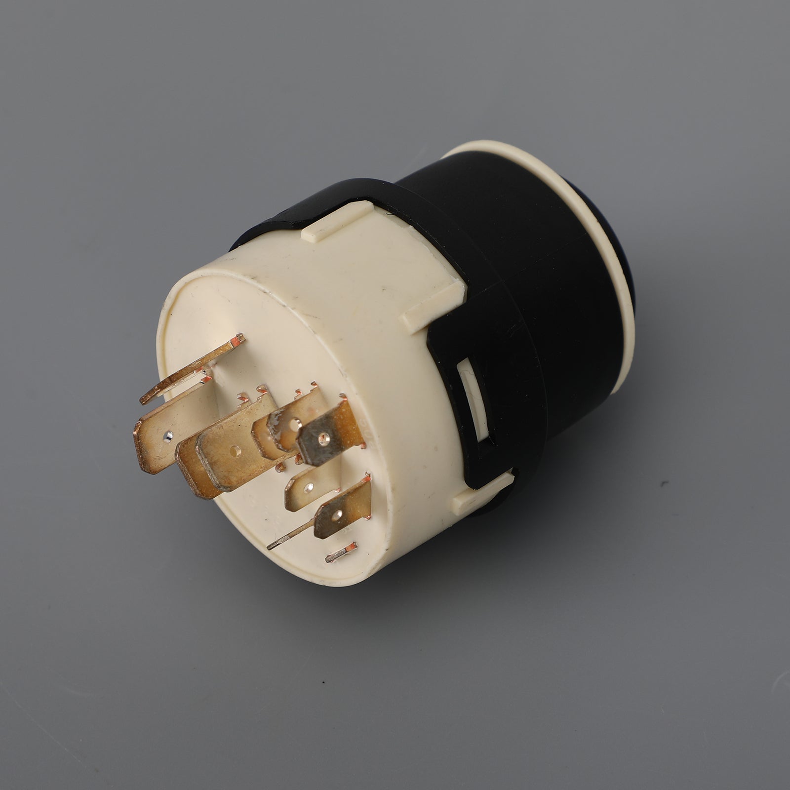 Wyłącznik zapłonu 701/80184 85804674 50988 z 2 kluczami do JCB New Holland