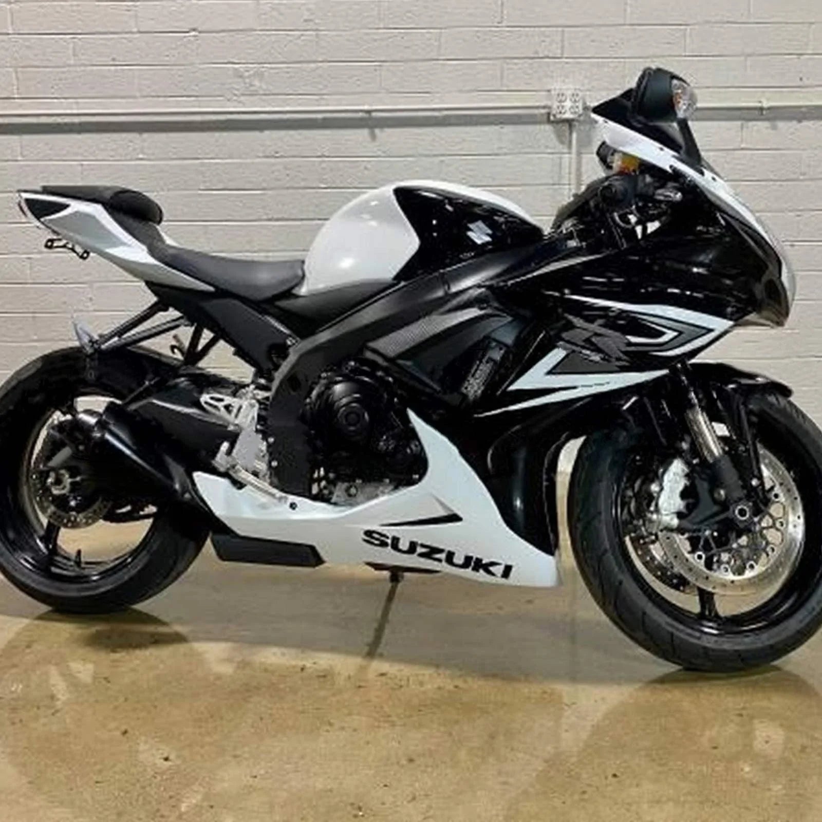 Amotopart Suzuki GSXR 600/750 2011-2025 K11 Korirakennesarja ABS-muovia