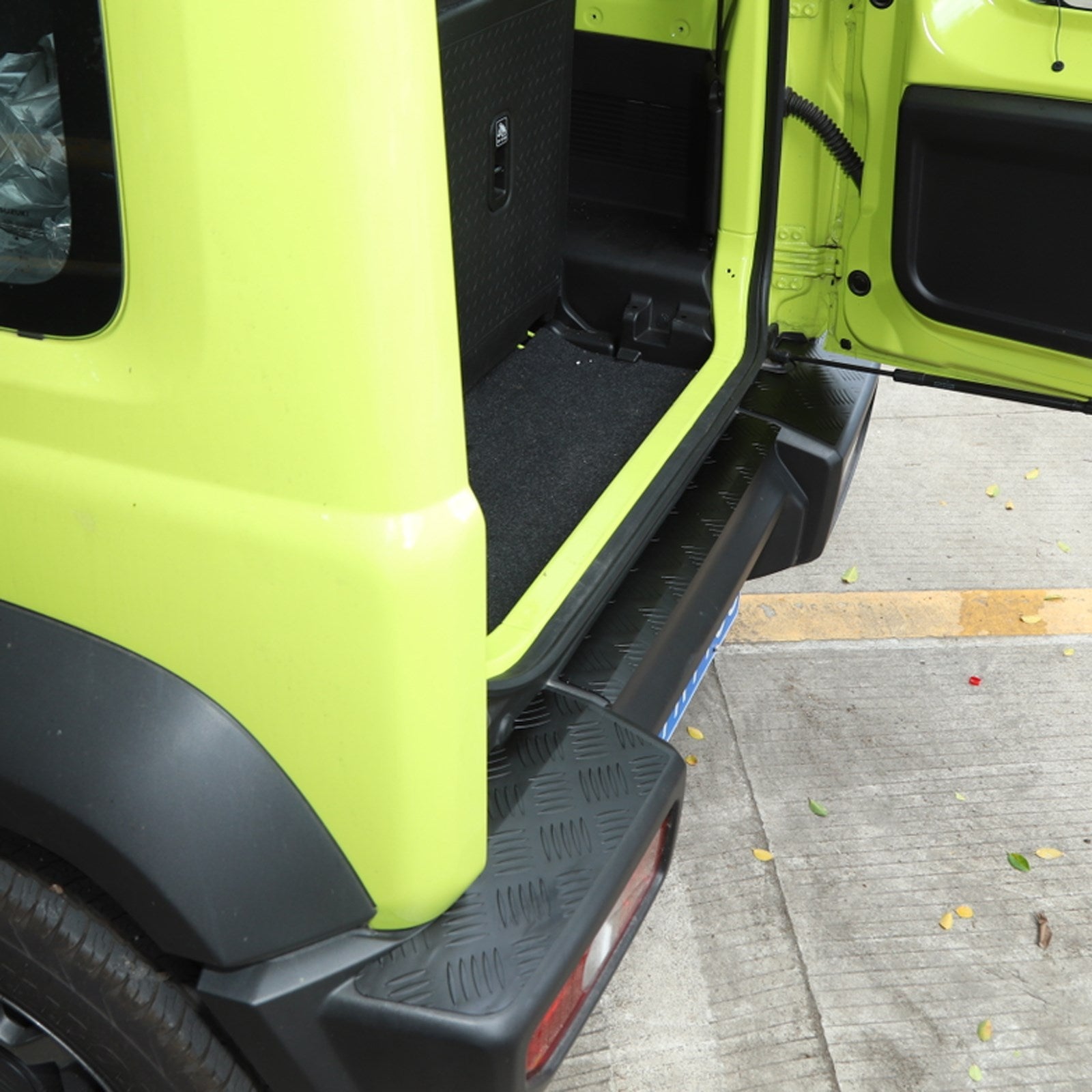 Pridobivanje zaščitne plošče za odbijače iz črne zlitine za Suzuki Jimny 2019-2021 generic