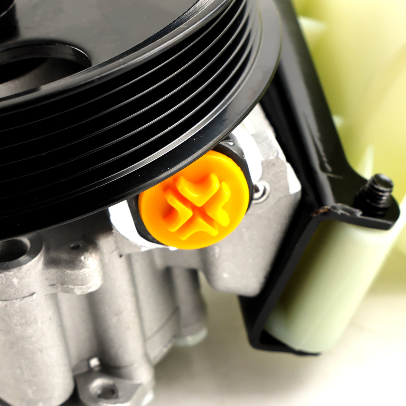 2009-2010 Dodge RAM 1500 Pompa wspomagania układu kierowniczego z kołem pasowym i zbiornikiem