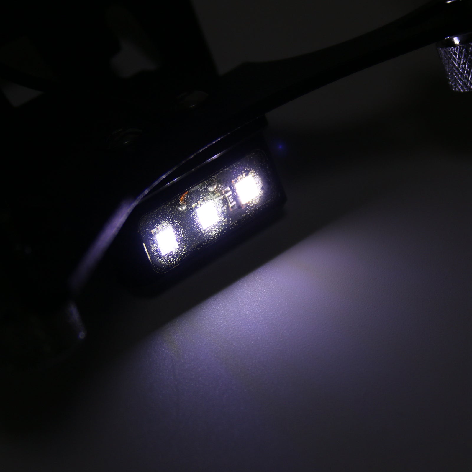 Numero di supporto della targa di abbonamento con numero con 3 LED per Yamaha YZF-R1 2004-2014 Generico