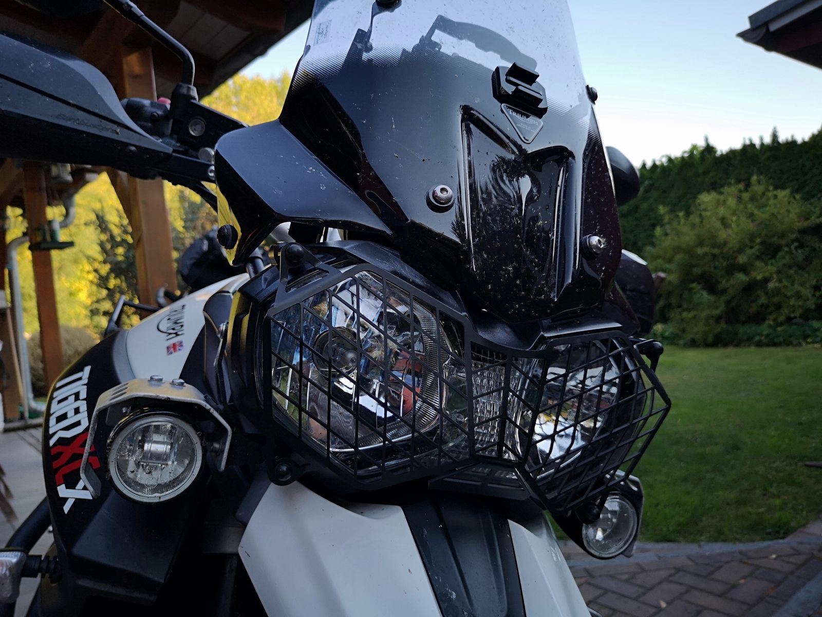 Moottoripyörän ajovalojen suojausverkko Triumph Tiger 800 10-17 Tutustu 1200 12-17 Generic