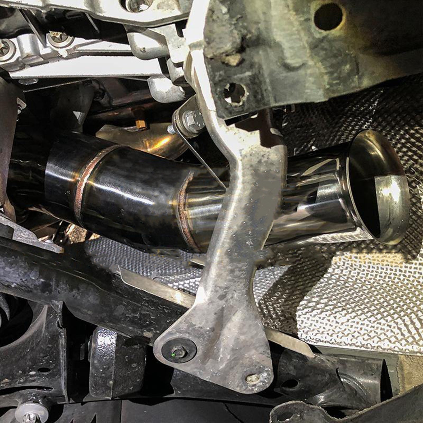 BMW M135i M235i M2 ja 435i N55 -yhteensopiva letku