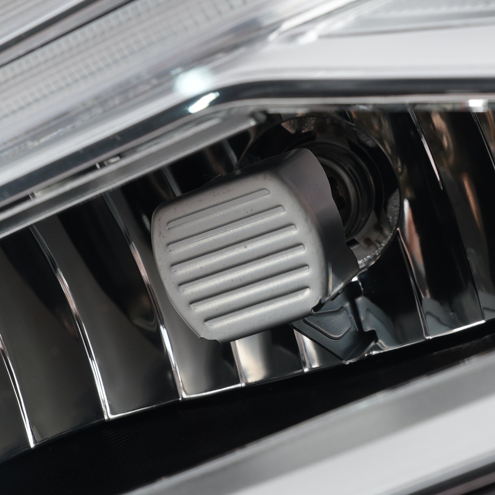 Xenon-ajovalo vasen+oikea painolastilla 8U0941043E 8U0941044E Audi Q3