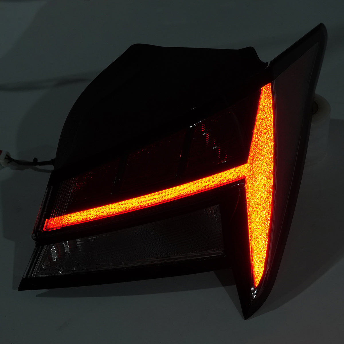 Luce freno fanale posteriore esterno destro 92402-AA120 per Hyundai Elantra