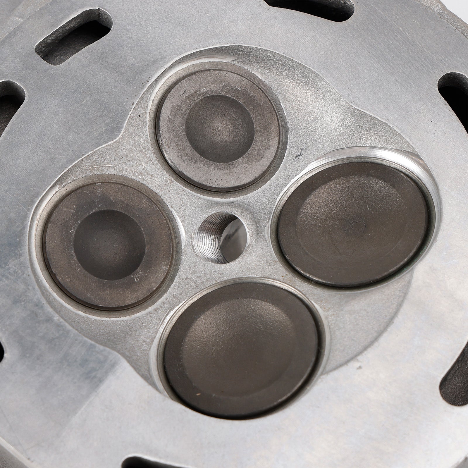 Culasse Can-Am Outlander 800R 4x4 HO EFI 2010, soupapes avant et arrière supérieures 420613532 420613534