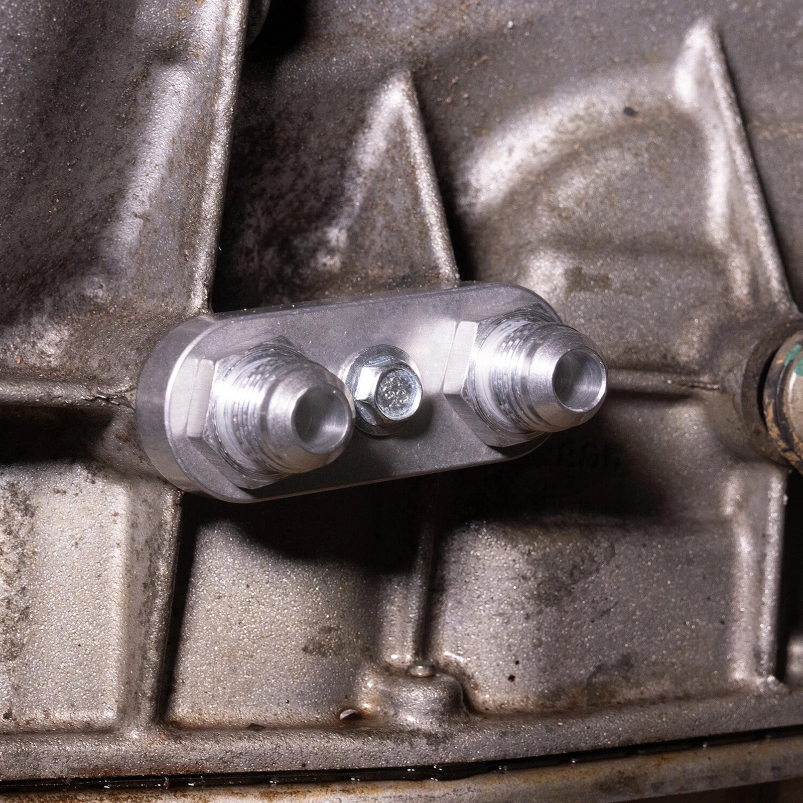 Plaque d'adaptation de conduite de refroidisseur de transmission 6L80E, 6L90E et 8L90E avec joints d'étanchéité pour raccords AN 8