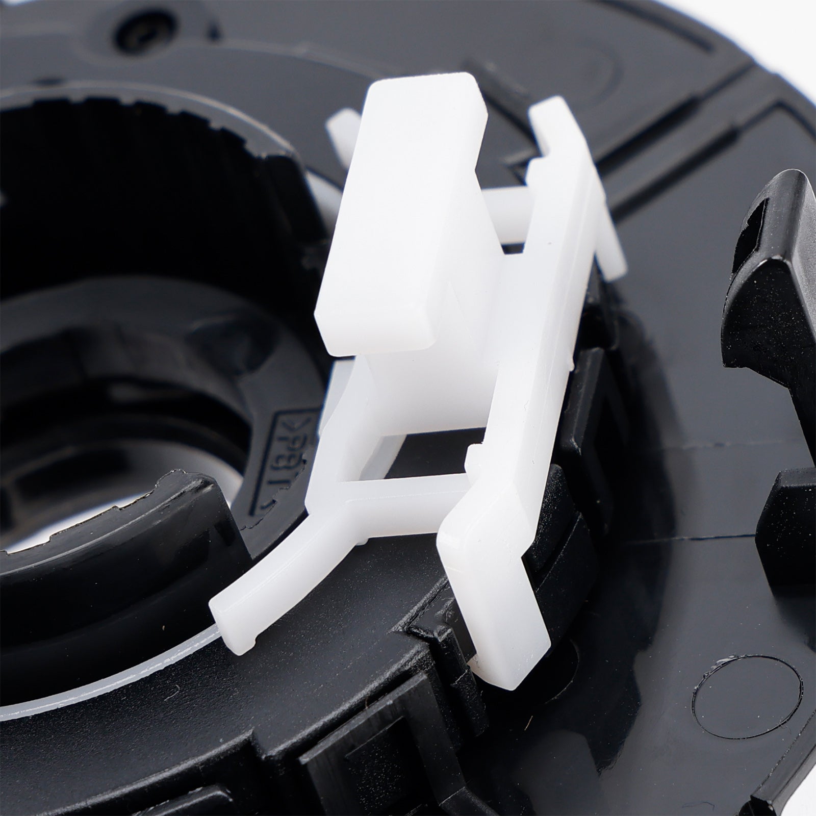 Paluujousi kulma-anturilla Toyota Tacoma 2016-2023 (osanumero 8924B-0R030)