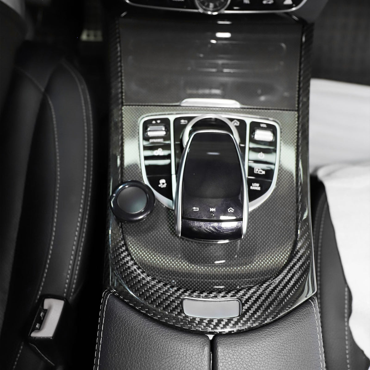 Schalthebelrahmenabdeckung aus Kohlefaser für die Mittelkonsole des Mercedes-Benz Fit W464 W465 (2019–2026)