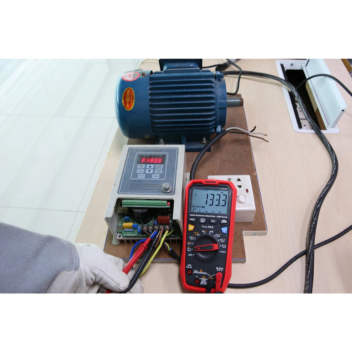 Multimètres numériques UT61E+ AC/DC à sélection automatique de gamme