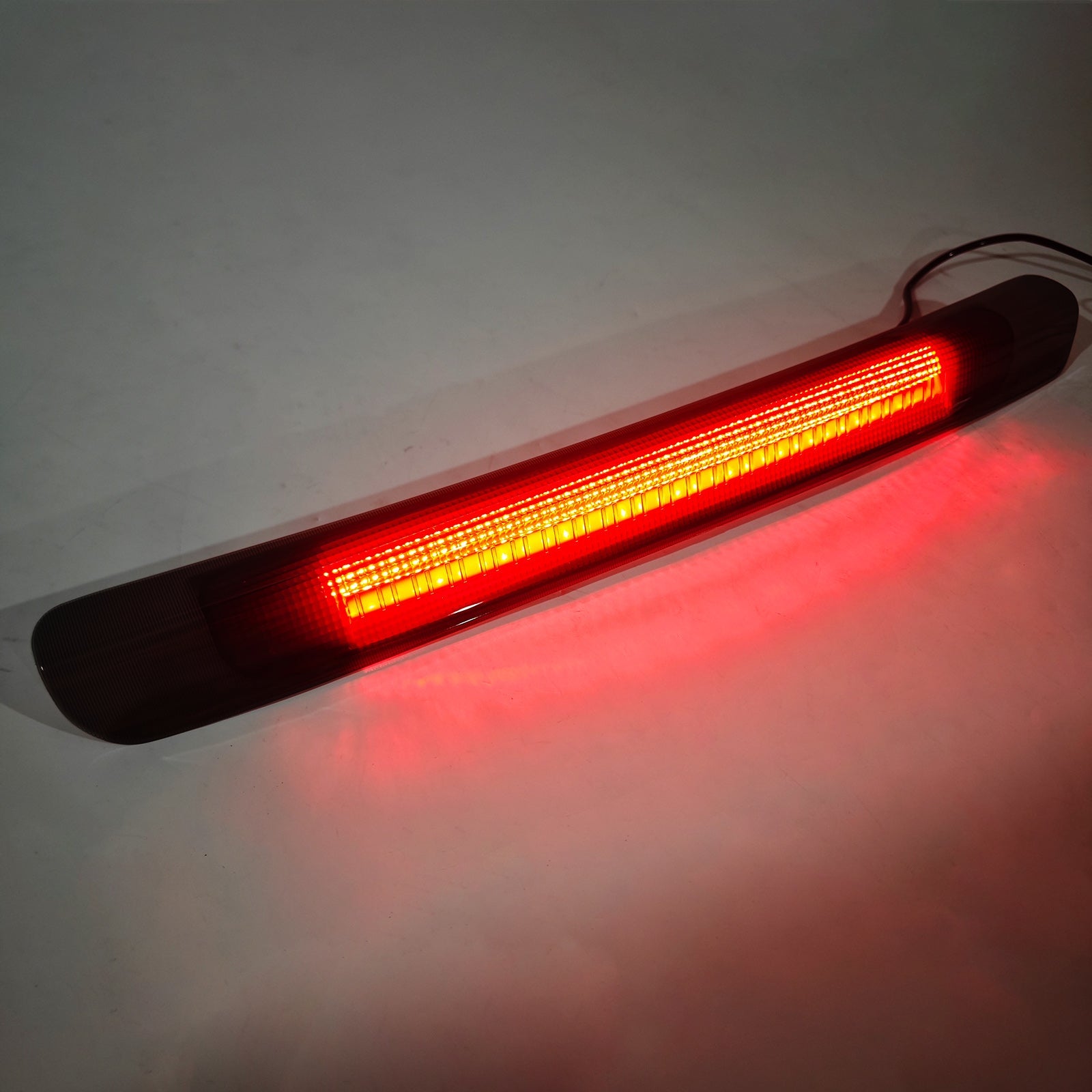 Musta LED-takavalo (kolmas jarruvalo) Toyota Land Cruiser LX470:lle (1998-2007)