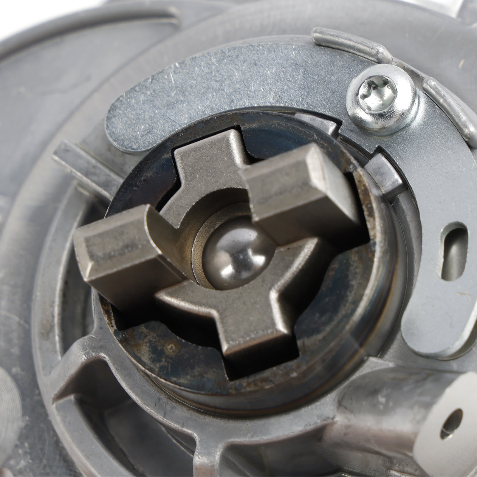 Audi Q7 V6 3.0L 2020-2021 od 03.01.2019 Pompa podciśnienia hamulca 06E145100M