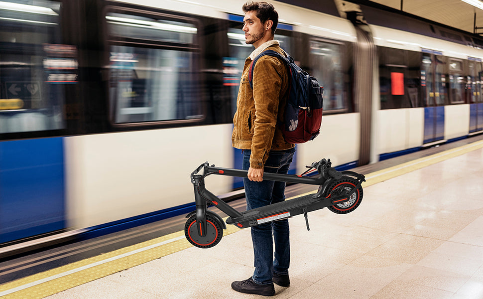 Una Moto Spedizione Motorino Trenitalia Uno Scooter Spedire Moto