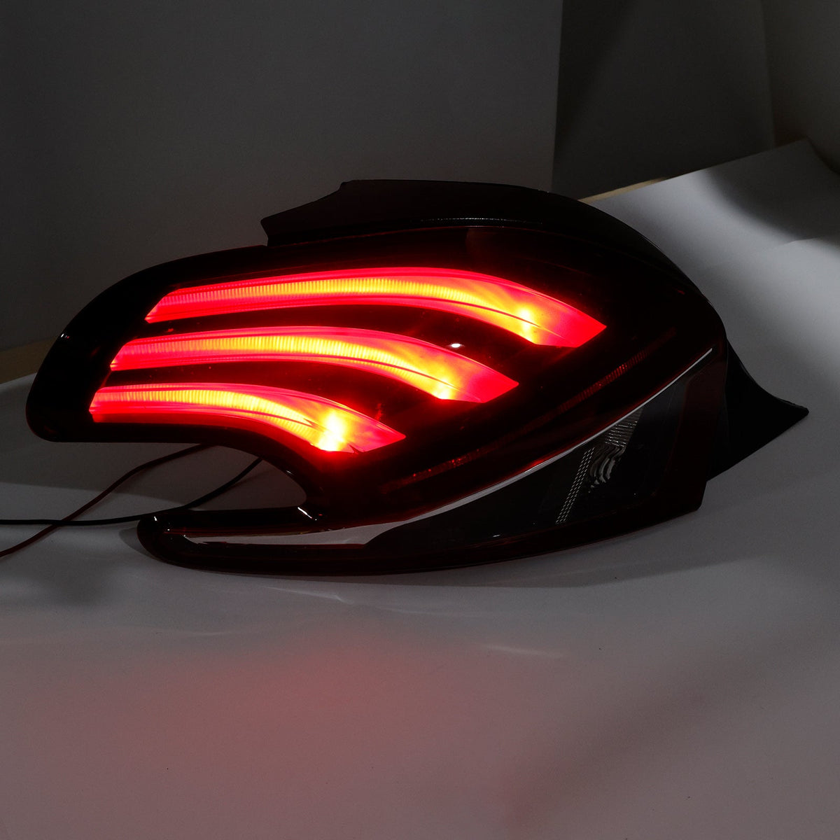 Feu arrière gauche à LED pour Peugeot 208 (modèles restylés, 2015-2019) - Référence : 9825601280