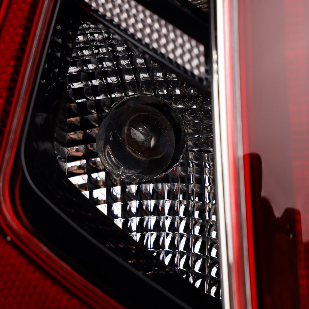 Feu arrière gauche à LED pour Peugeot 208 (modèles restylés, 2015-2019) - Référence : 9825601280