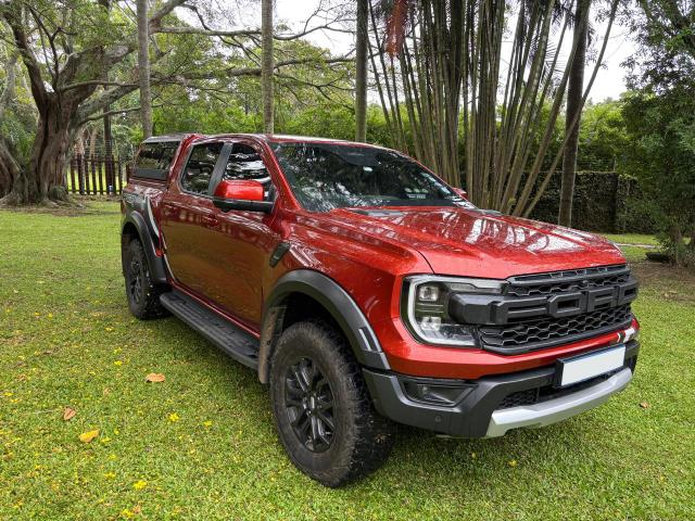 Ford Everest Next Gen T9 2023-2024 Rejilla de parachoques delantero Rejilla negra con luz LED blanca