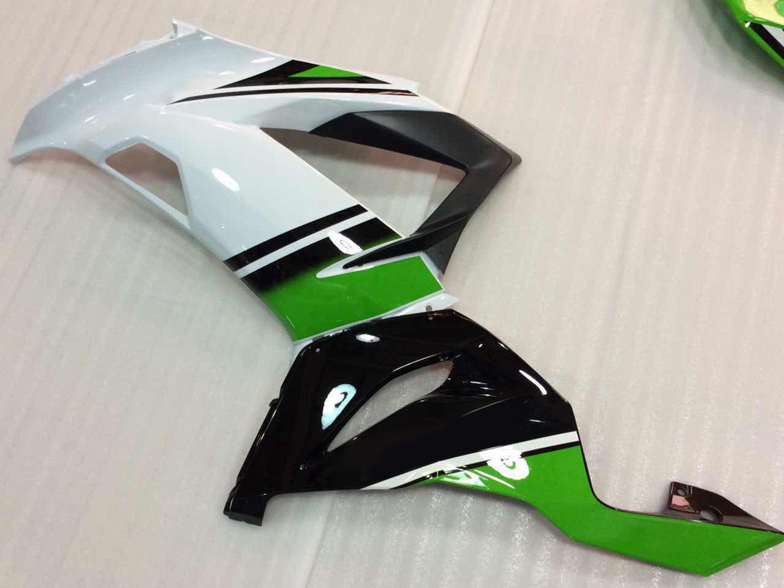Amotopart Carénages 2013-2018 Plasts Kawasaki Zx6r 636 Green Blanc ninja generic